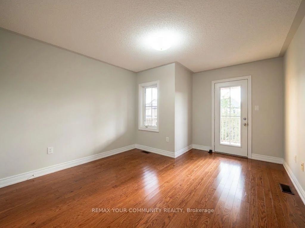 Photo 60 of 131 Killington Avenue, Vaughan, Kleinburg — HOMEH