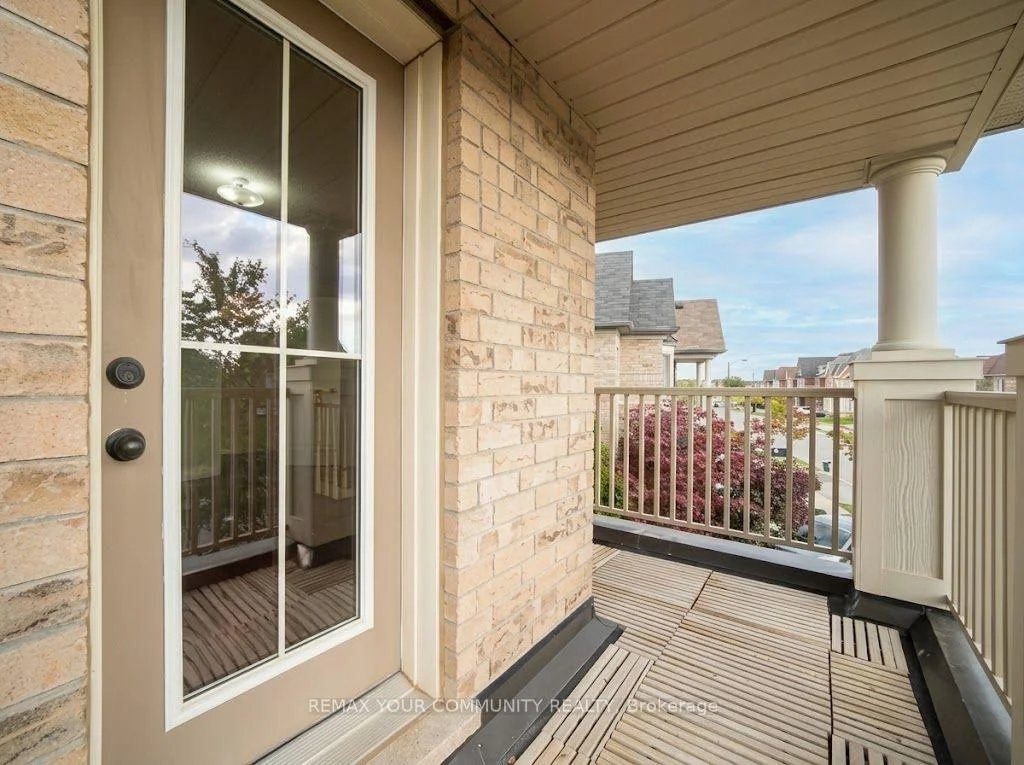 Photo 62 of 131 Killington Avenue, Vaughan, Kleinburg — HOMEH