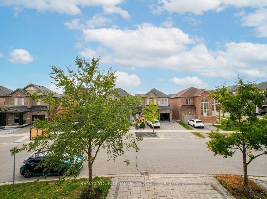 Photo 64 of 131 Killington Avenue, Vaughan, Kleinburg — HOMEH