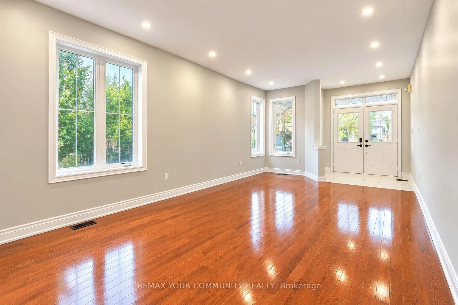 Photo 72 of 131 Killington Avenue, Vaughan, Kleinburg — HOMEH