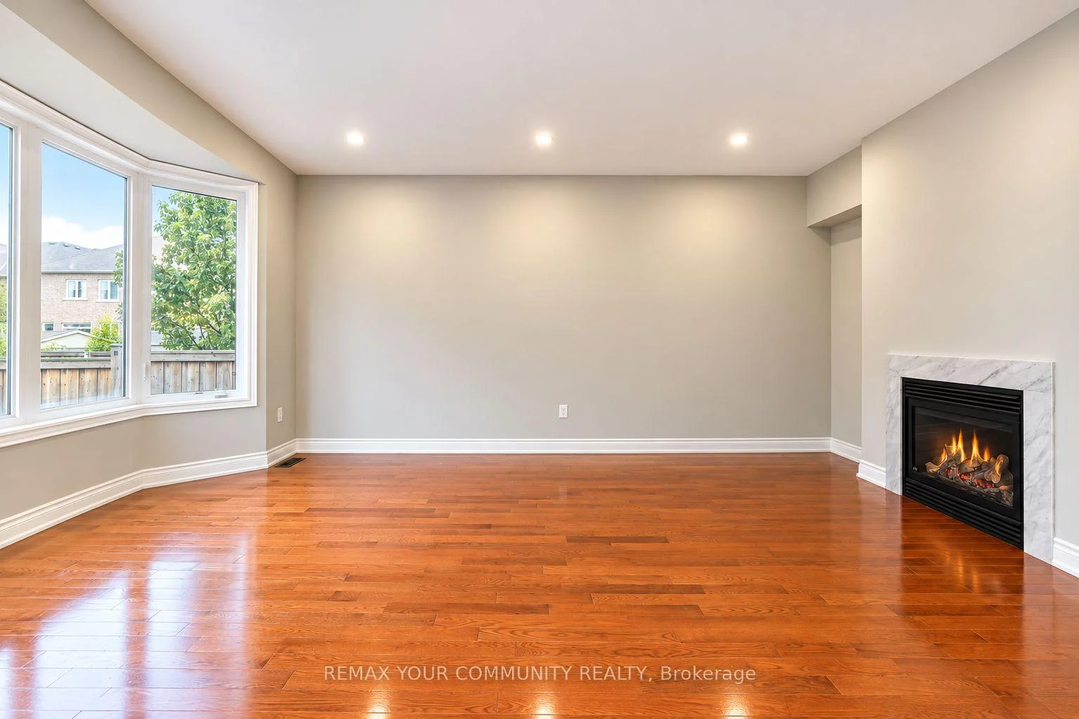 Photo 75 of 131 Killington Avenue, Vaughan, Kleinburg — HOMEH
