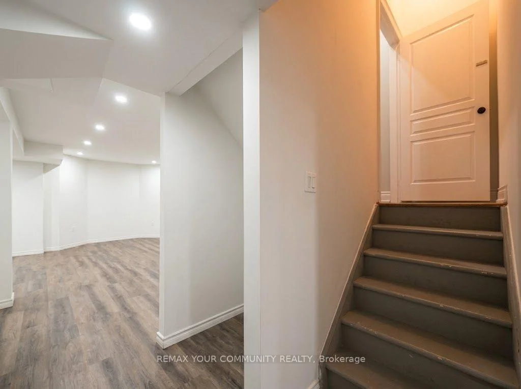 Photo 77 of 131 Killington Avenue, Vaughan, Kleinburg — HOMEH