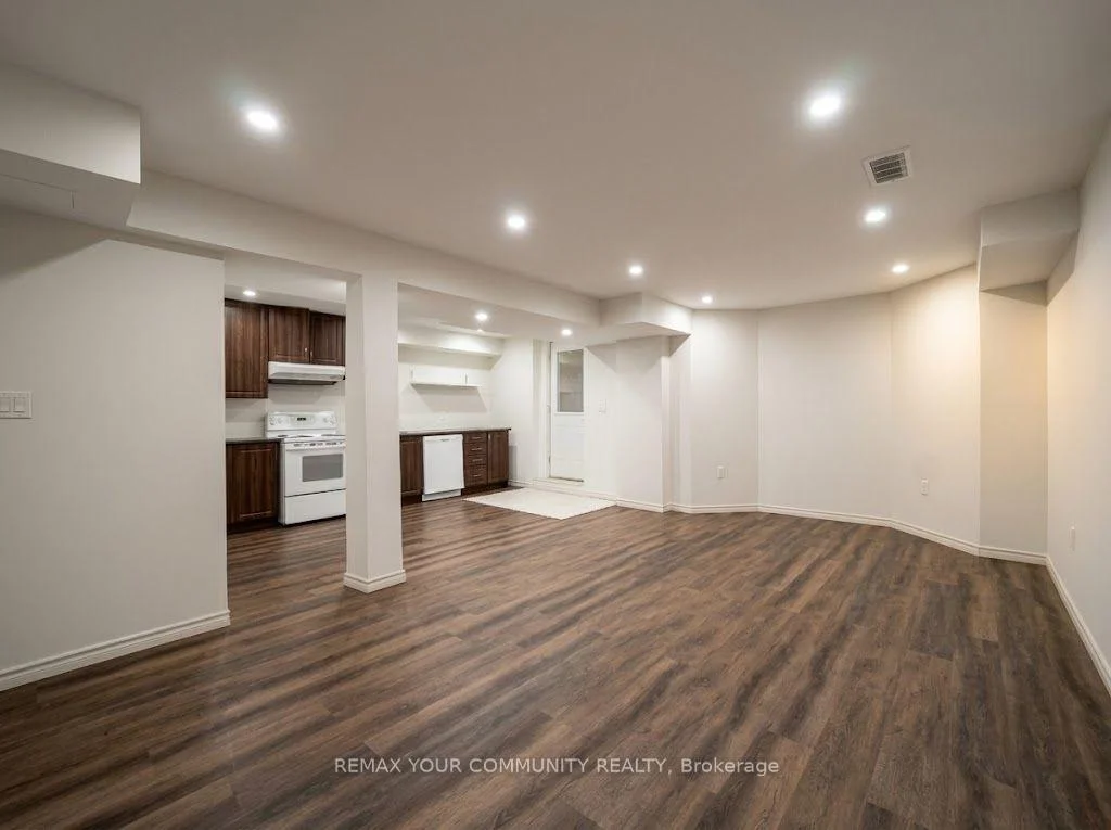 Photo 80 of 131 Killington Avenue, Vaughan, Kleinburg — HOMEH