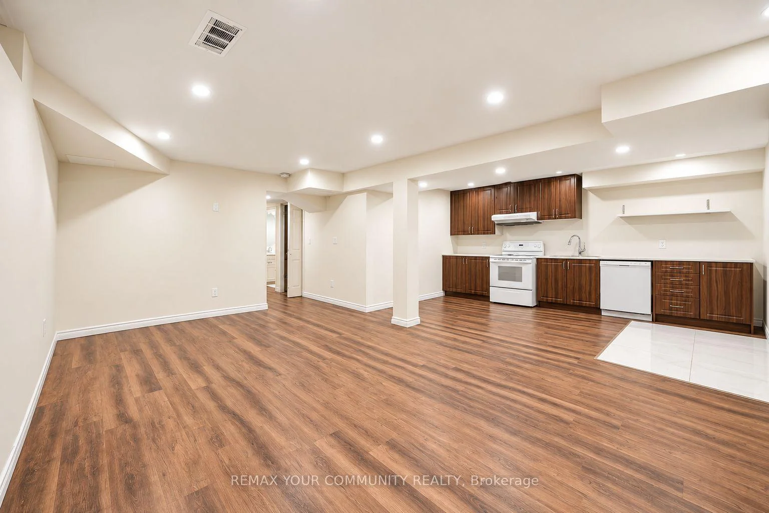 Photo 81 of 131 Killington Avenue, Vaughan, Kleinburg — HOMEH