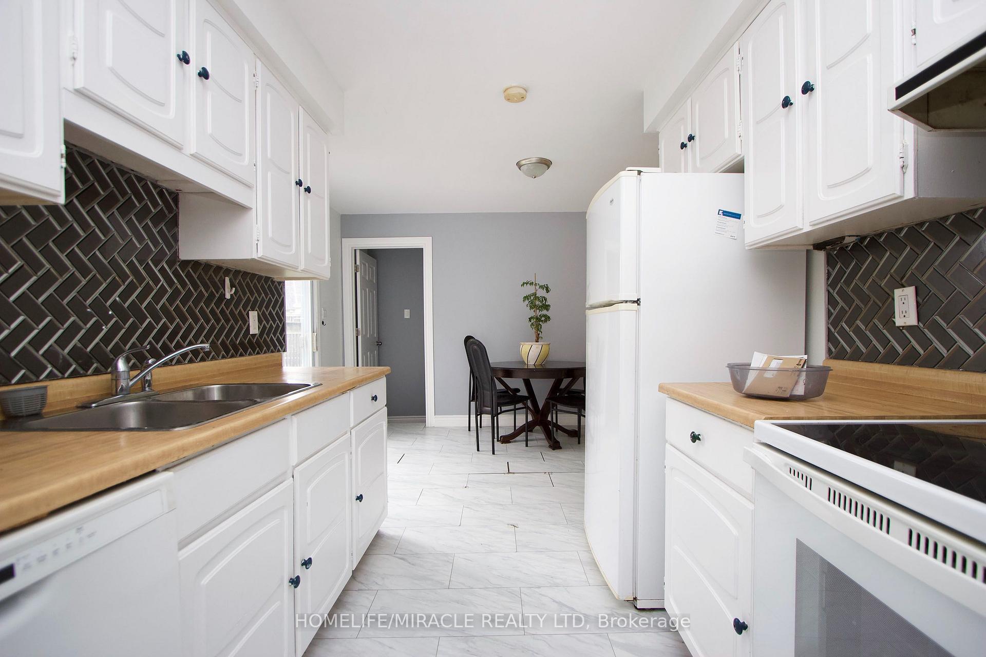 Photo 8 of 14 Pilkington Crescent, Whitby, Pringle Creek — HOMEH