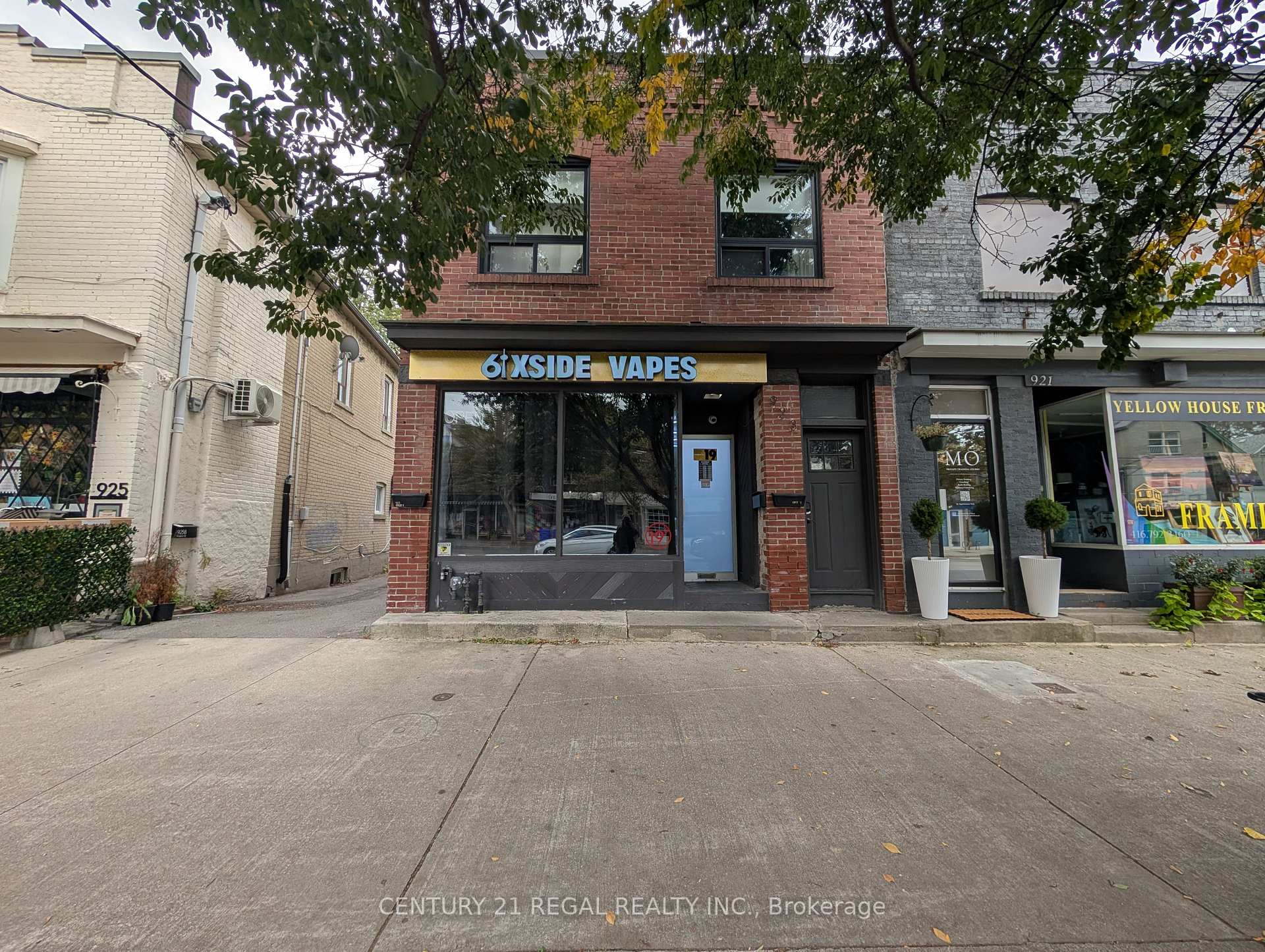 Photo 10 of Unit 2, 923 Kingston Road, Toronto, The Beaches — HOMEH