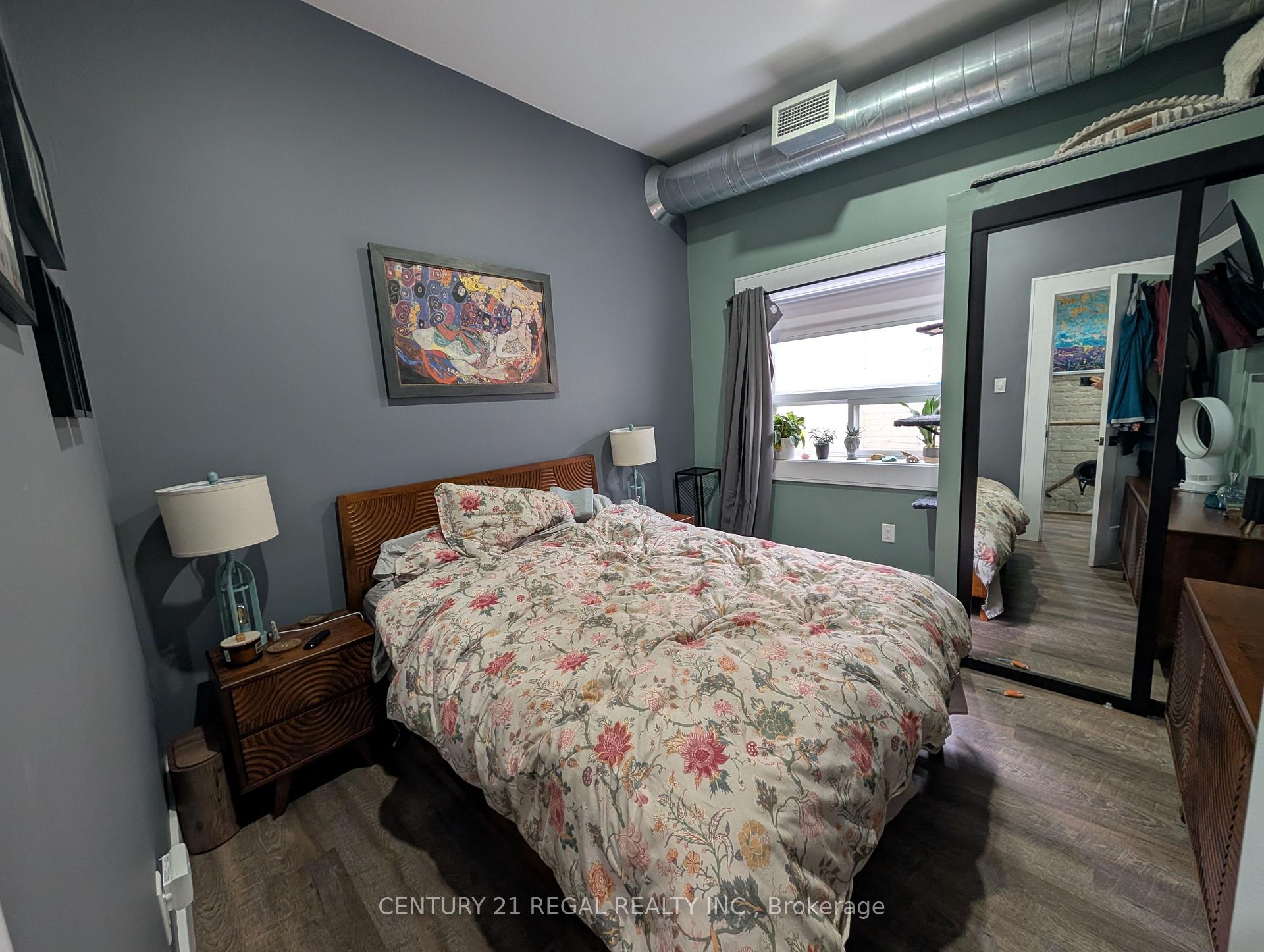 Photo 6 of Unit 2, 923 Kingston Road, Toronto, The Beaches — HOMEH