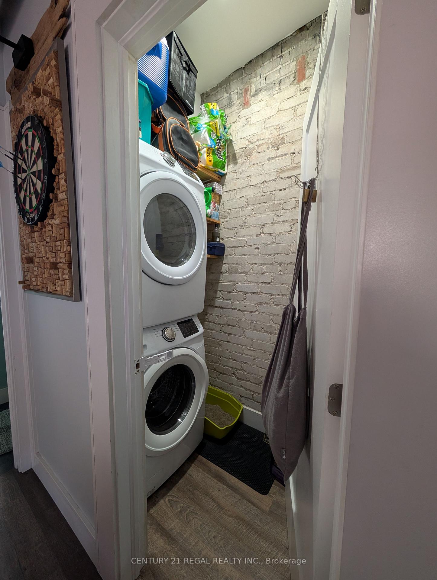 Photo 9 of Unit 2, 923 Kingston Road, Toronto, The Beaches — HOMEH
