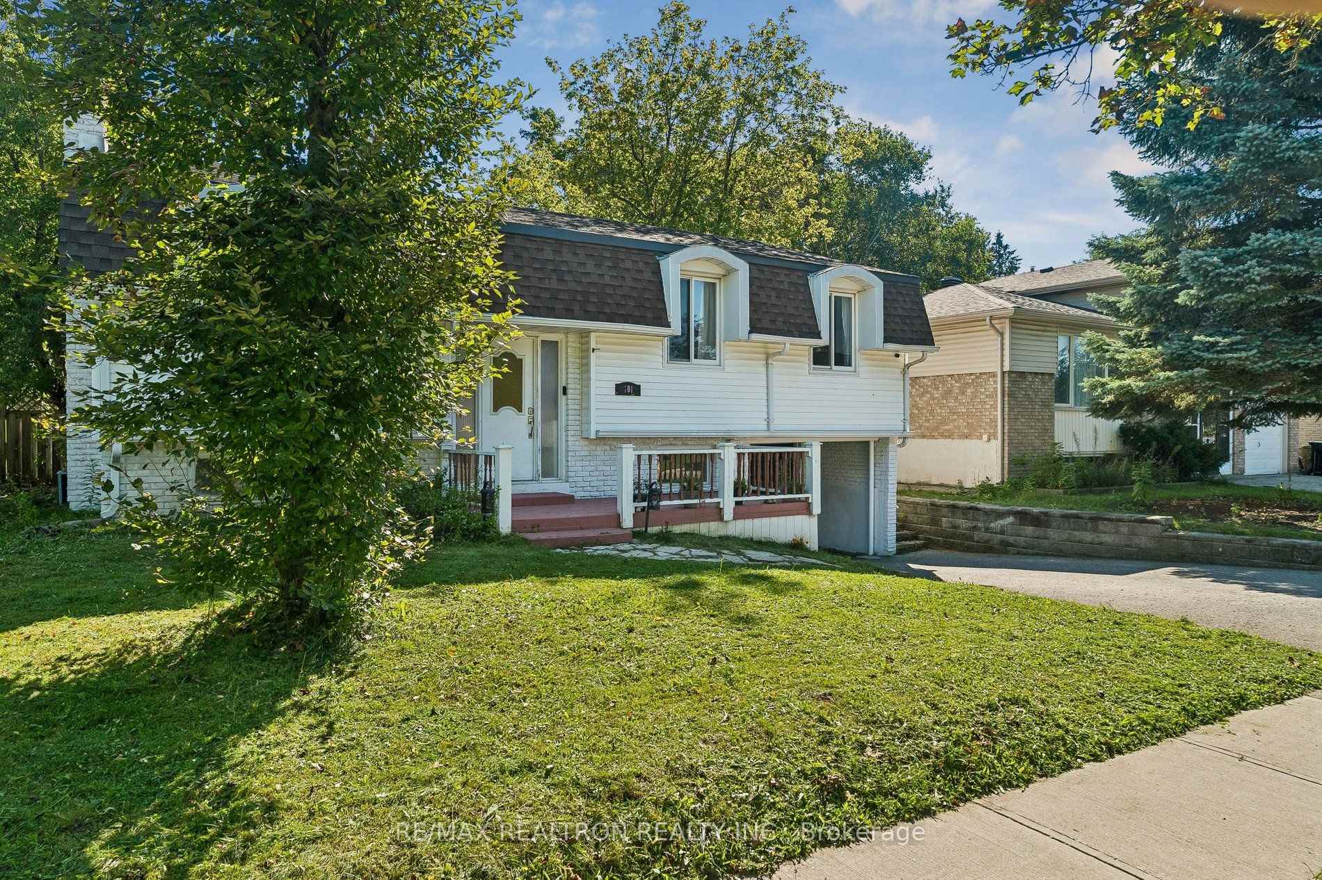 Photo 2 of Unit Upper, 101 Marshall Street, Barrie, Allandale Heights — HOMEH