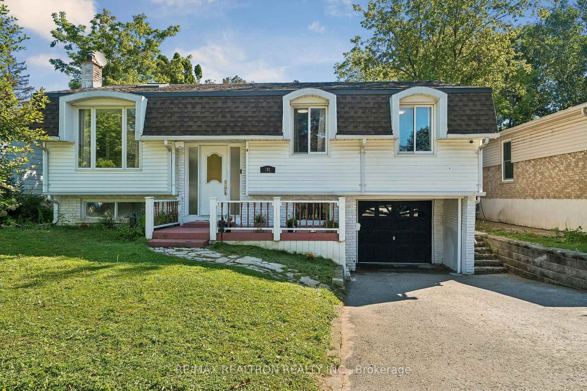 Photo 4 of Unit Upper, 101 Marshall Street, Barrie, Allandale Heights — HOMEH