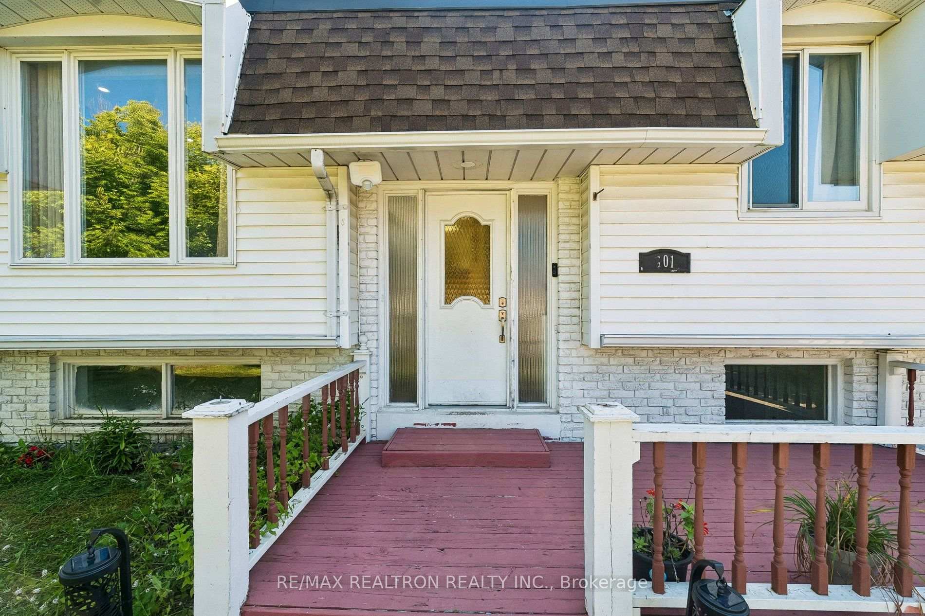 Photo 5 of Unit Upper, 101 Marshall Street, Barrie, Allandale Heights — HOMEH