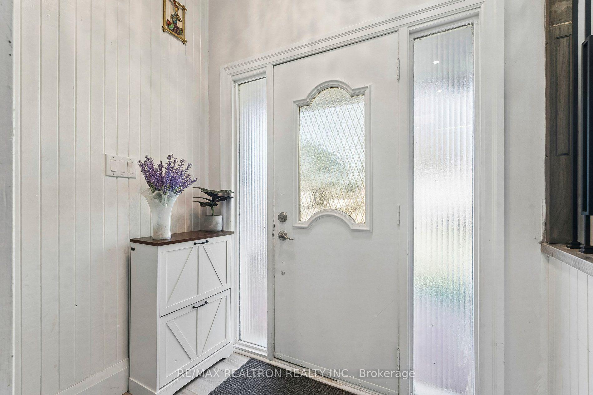 Photo 7 of Unit Upper, 101 Marshall Street, Barrie, Allandale Heights — HOMEH