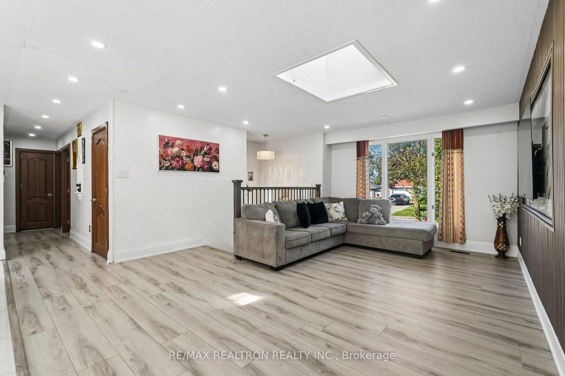 Photo 12 of Unit Upper, 101 Marshall Street, Barrie, Allandale Heights — HOMEH