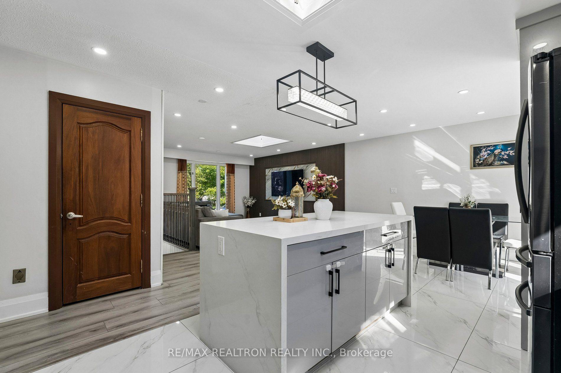 Photo 15 of Unit Upper, 101 Marshall Street, Barrie, Allandale Heights — HOMEH
