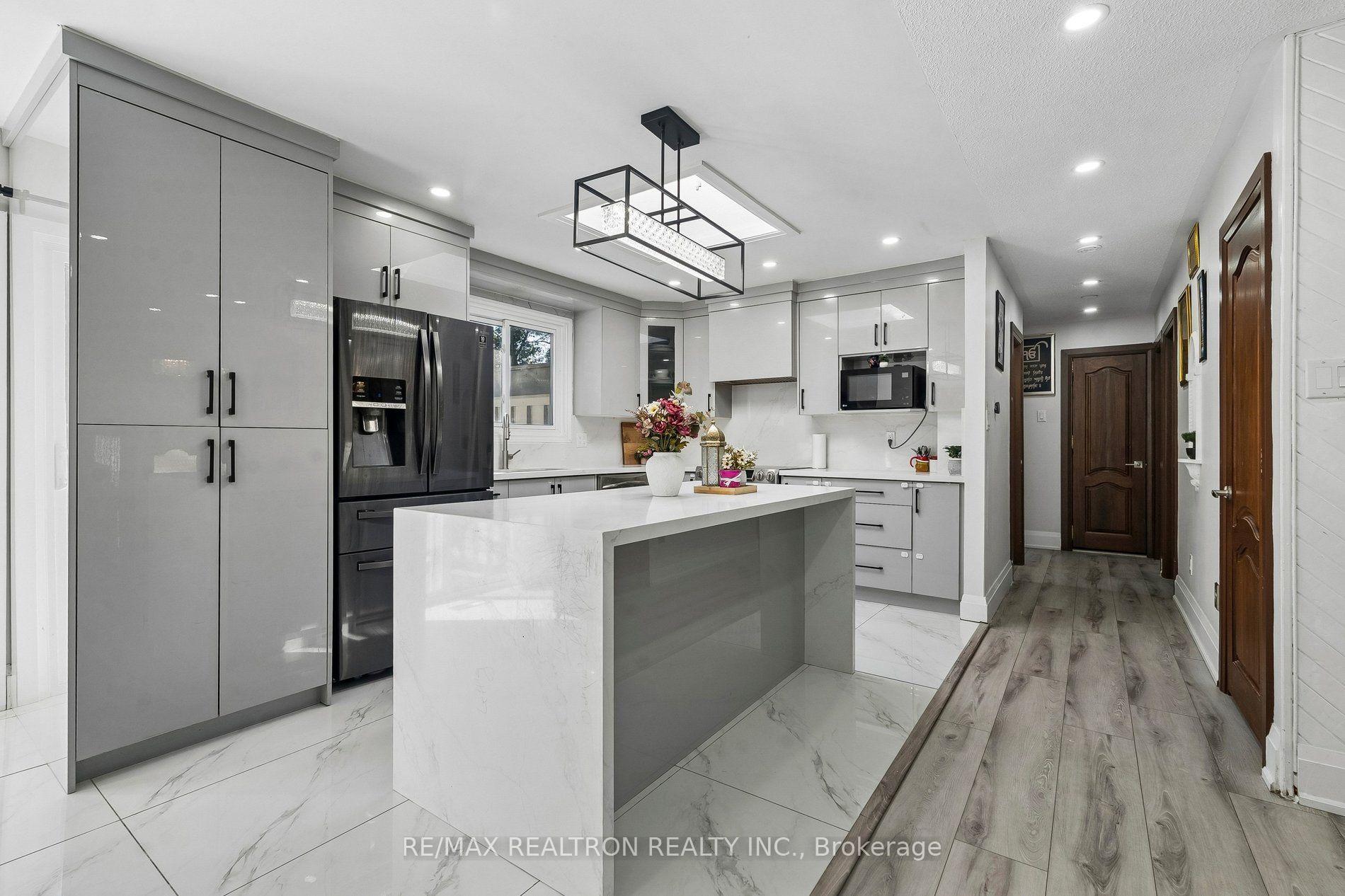 Photo 18 of Unit Upper, 101 Marshall Street, Barrie, Allandale Heights — HOMEH