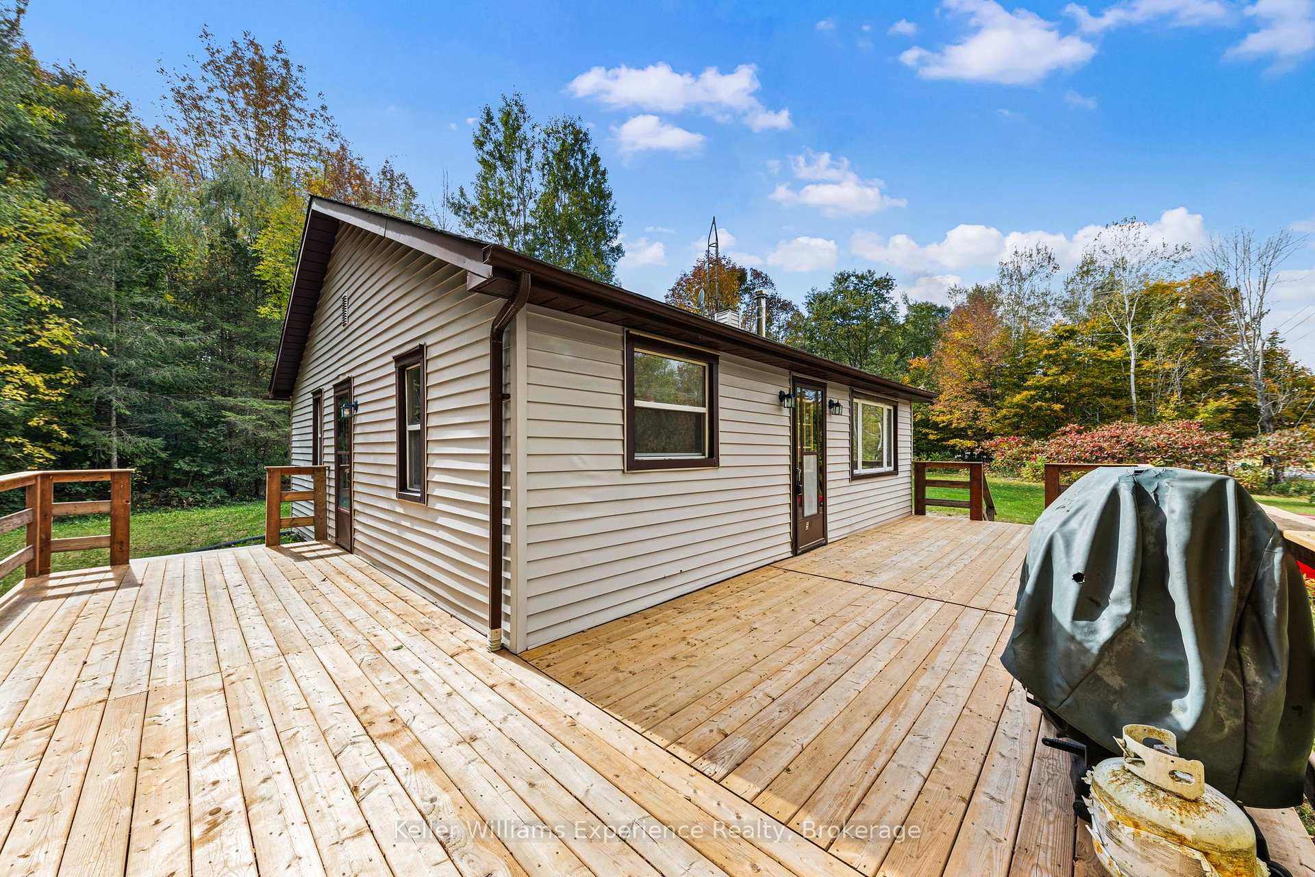Photo 4 of 597 Rue Lafontaine Road E, Tiny, Rural Tiny — HOMEH