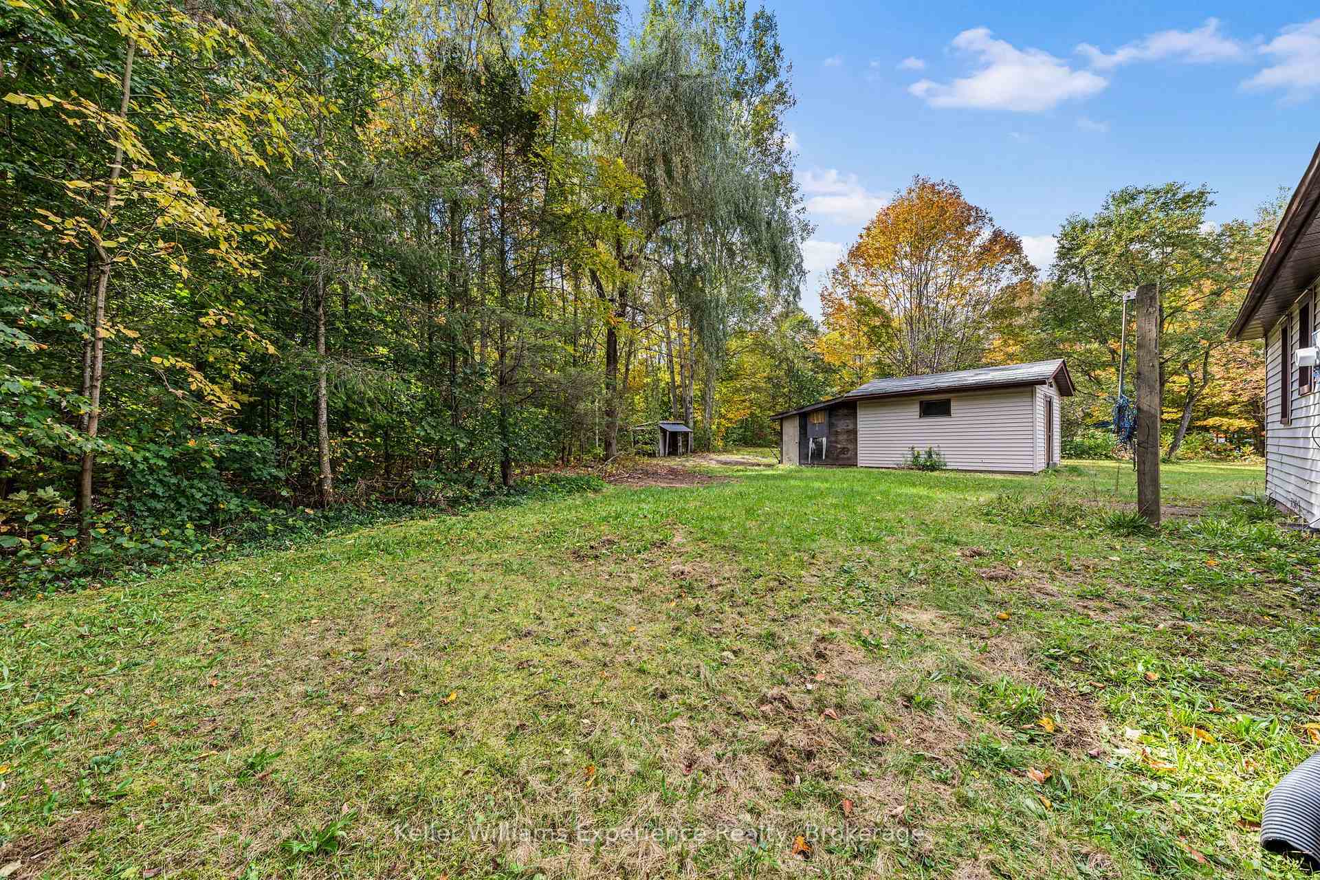 Photo 18 of 597 Rue Lafontaine Road E, Tiny, Rural Tiny — HOMEH