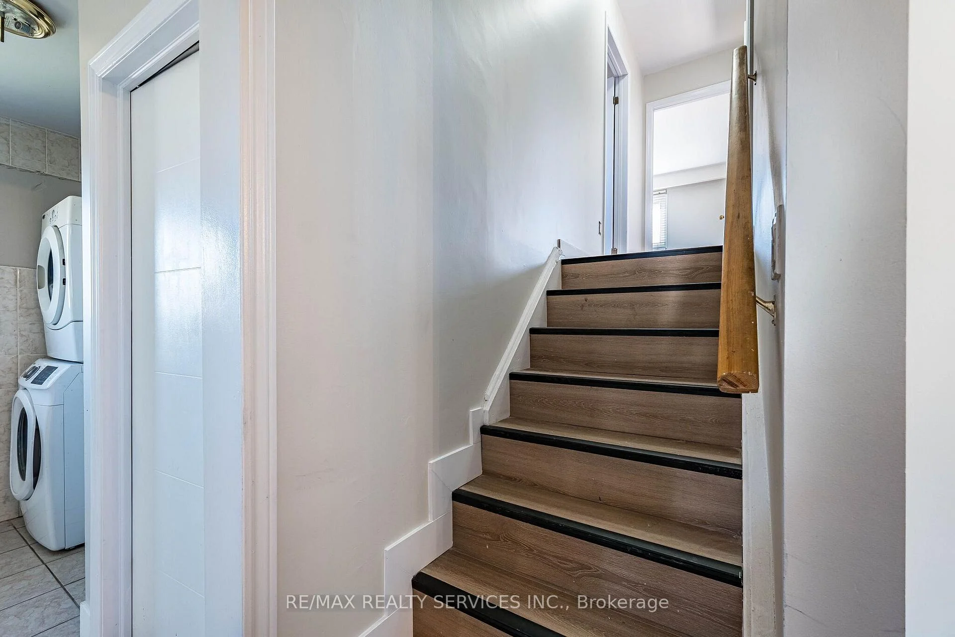 Photo 15 of 112 Bruce Beer Drive, Brampton, Madoc — HOMEH