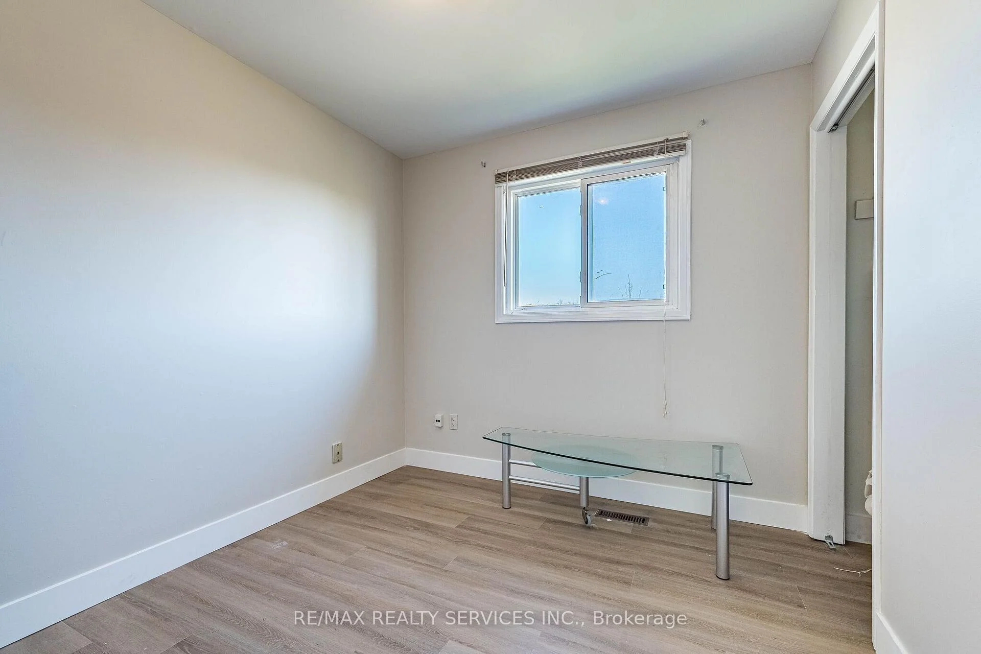 Photo 20 of 112 Bruce Beer Drive, Brampton, Madoc — HOMEH