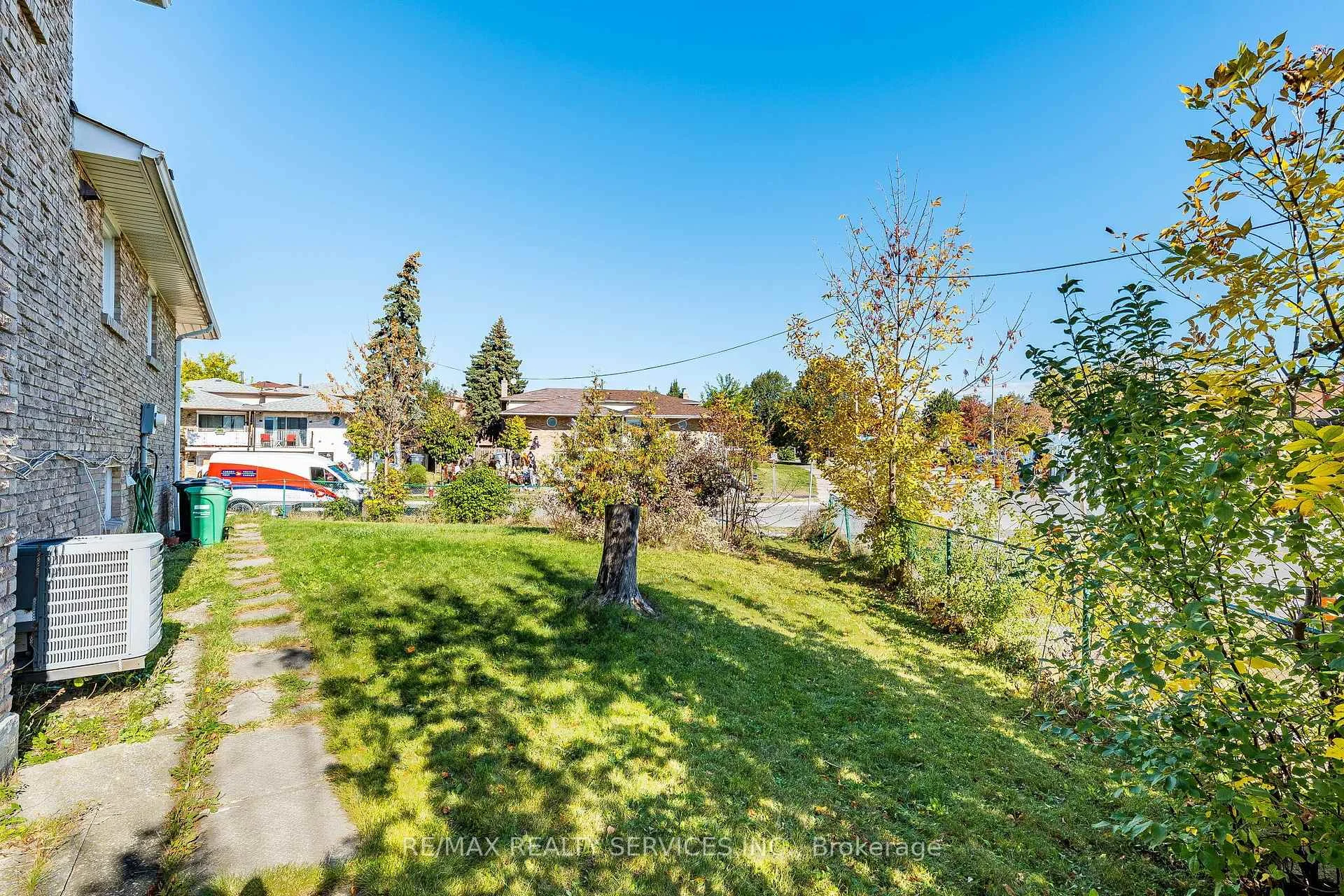 Photo 38 of 112 Bruce Beer Drive, Brampton, Madoc — HOMEH
