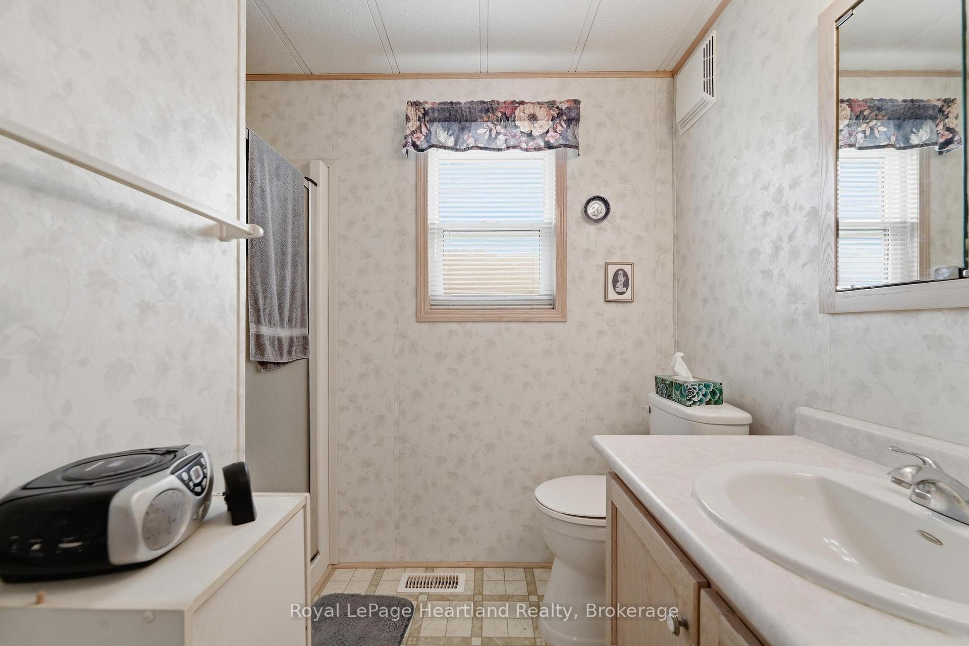 Photo 25 of 40 Algonquin Lane, Ashfield-Colborne-Wawanosh, Colborne — HOMEH