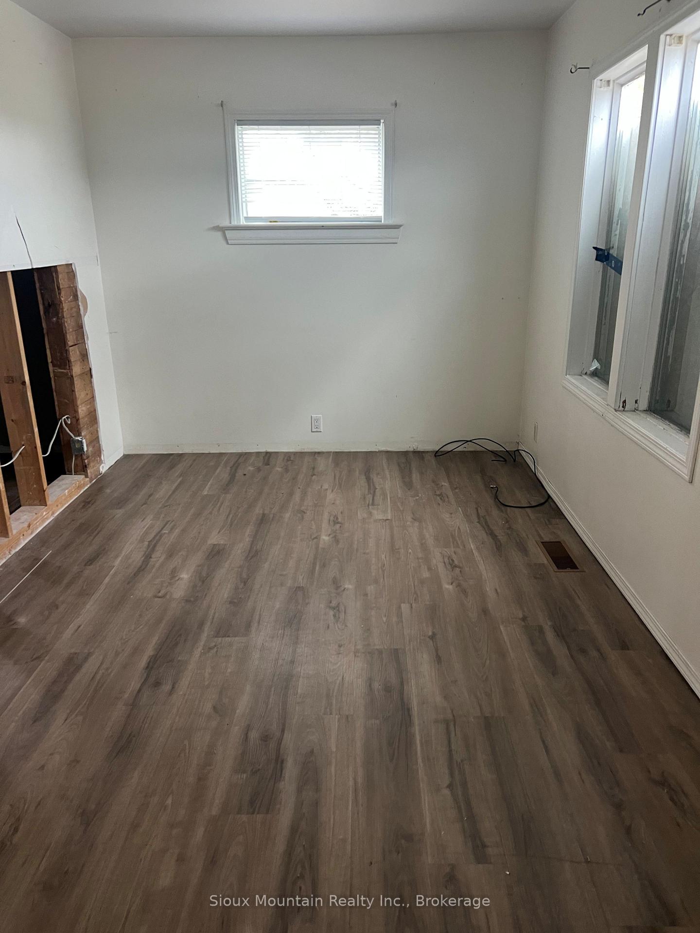 Photo 2 of 38 King Street, Sioux Lookout — HOMEH