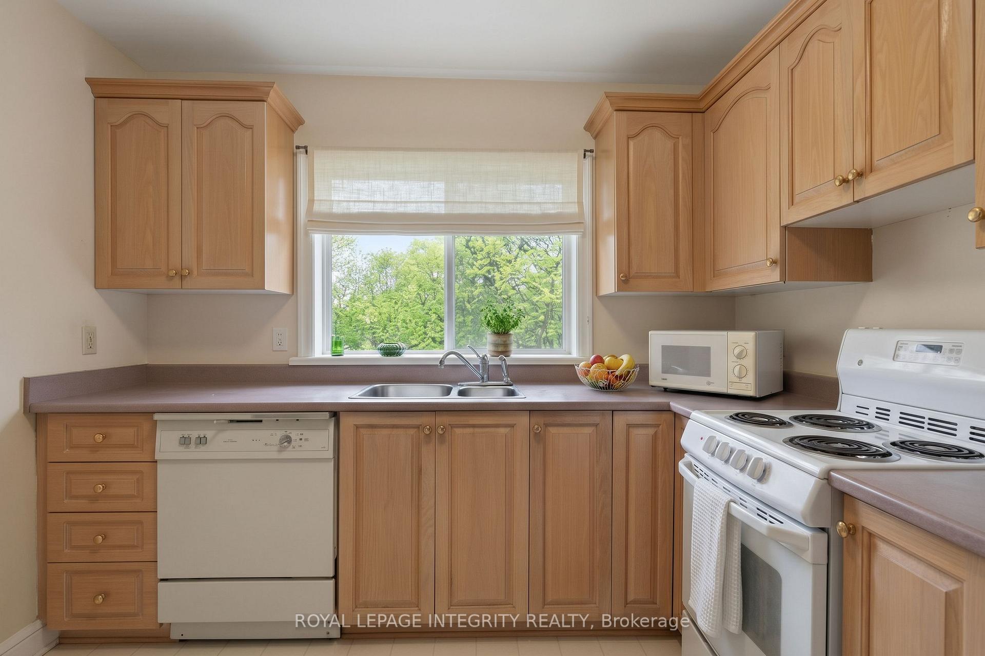 Photo 9 of 1442 Cavendish Road, Ottawa, Applewood Acres — HOMEH