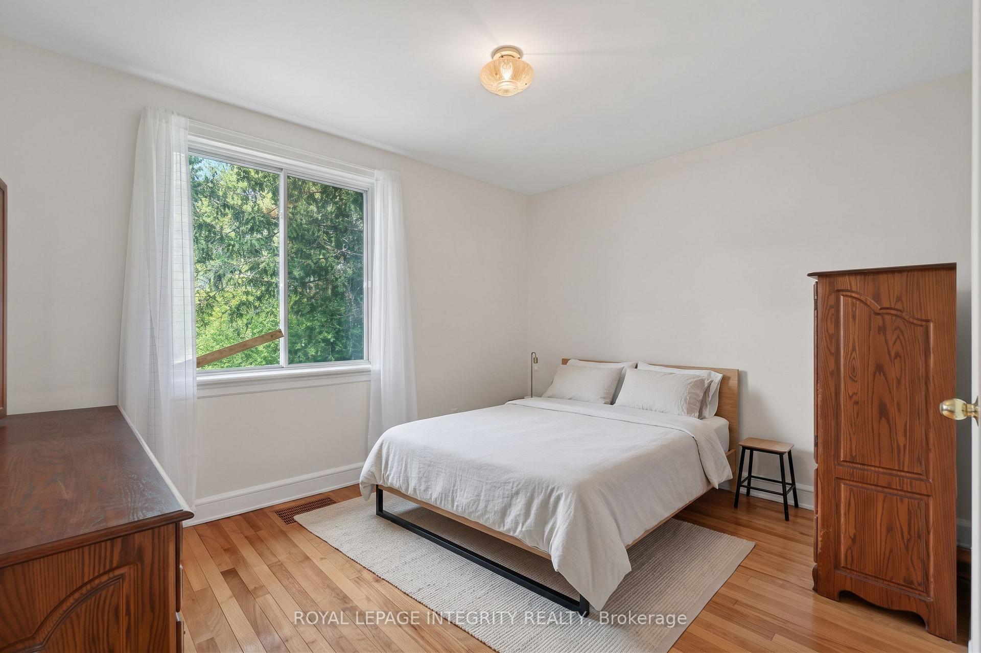 Photo 14 of 1442 Cavendish Road, Ottawa, Applewood Acres — HOMEH