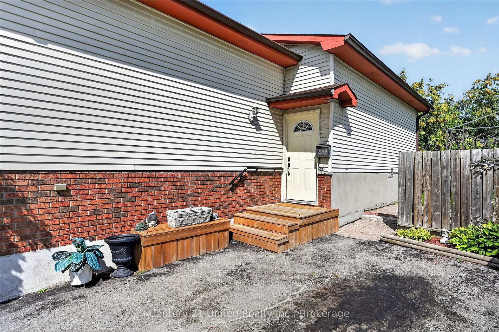 Photo 3 of 2110 Springwood Road, Peterborough, Monaghan Ward 2 — HOMEH