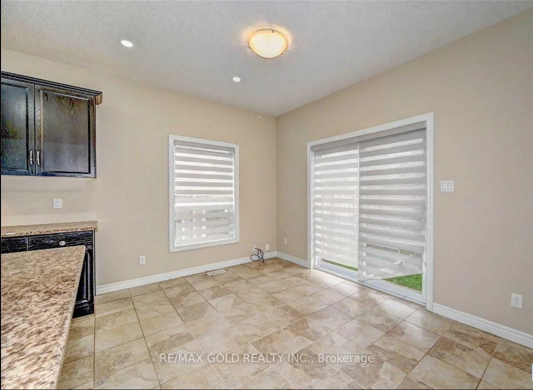 Photo 5 of 400 Wild Calla Street, Waterloo, Columbia Forest/Clair Hills — HOMEH