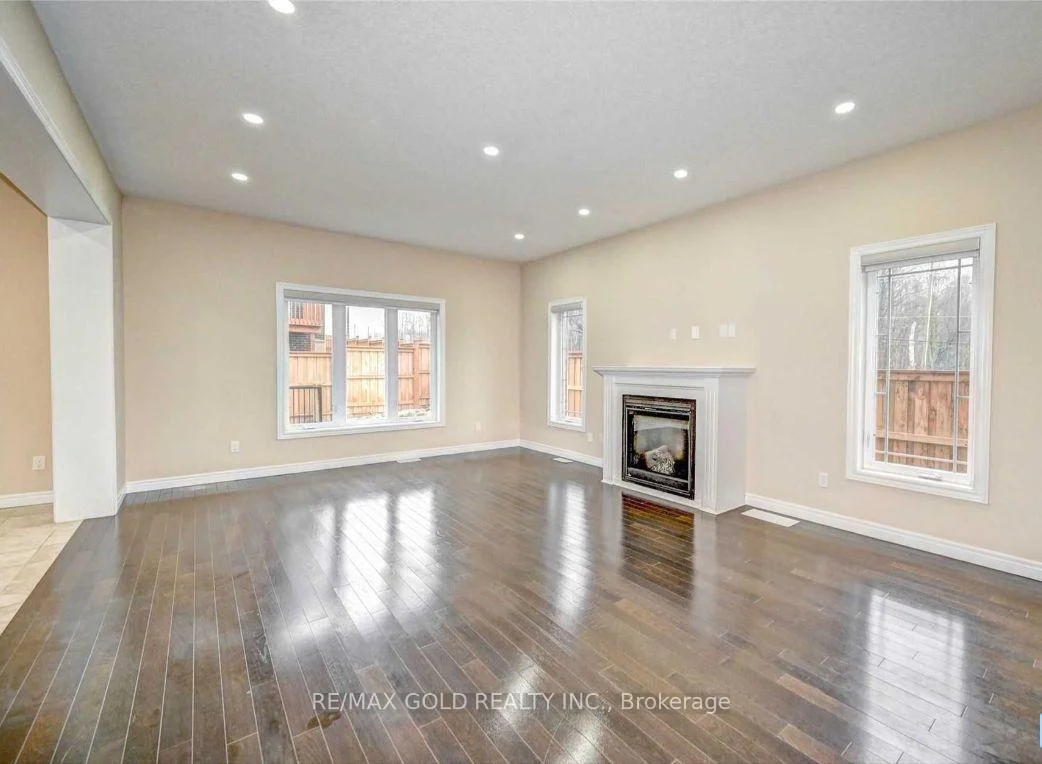 Photo 7 of 400 Wild Calla Street, Waterloo, Columbia Forest/Clair Hills — HOMEH