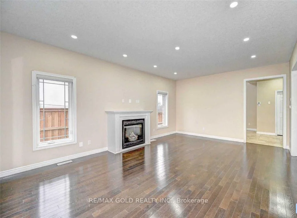 Photo 8 of 400 Wild Calla Street, Waterloo, Columbia Forest/Clair Hills — HOMEH