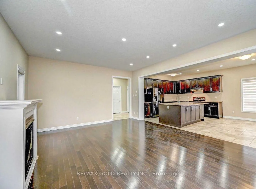 Photo 9 of 400 Wild Calla Street, Waterloo, Columbia Forest/Clair Hills — HOMEH