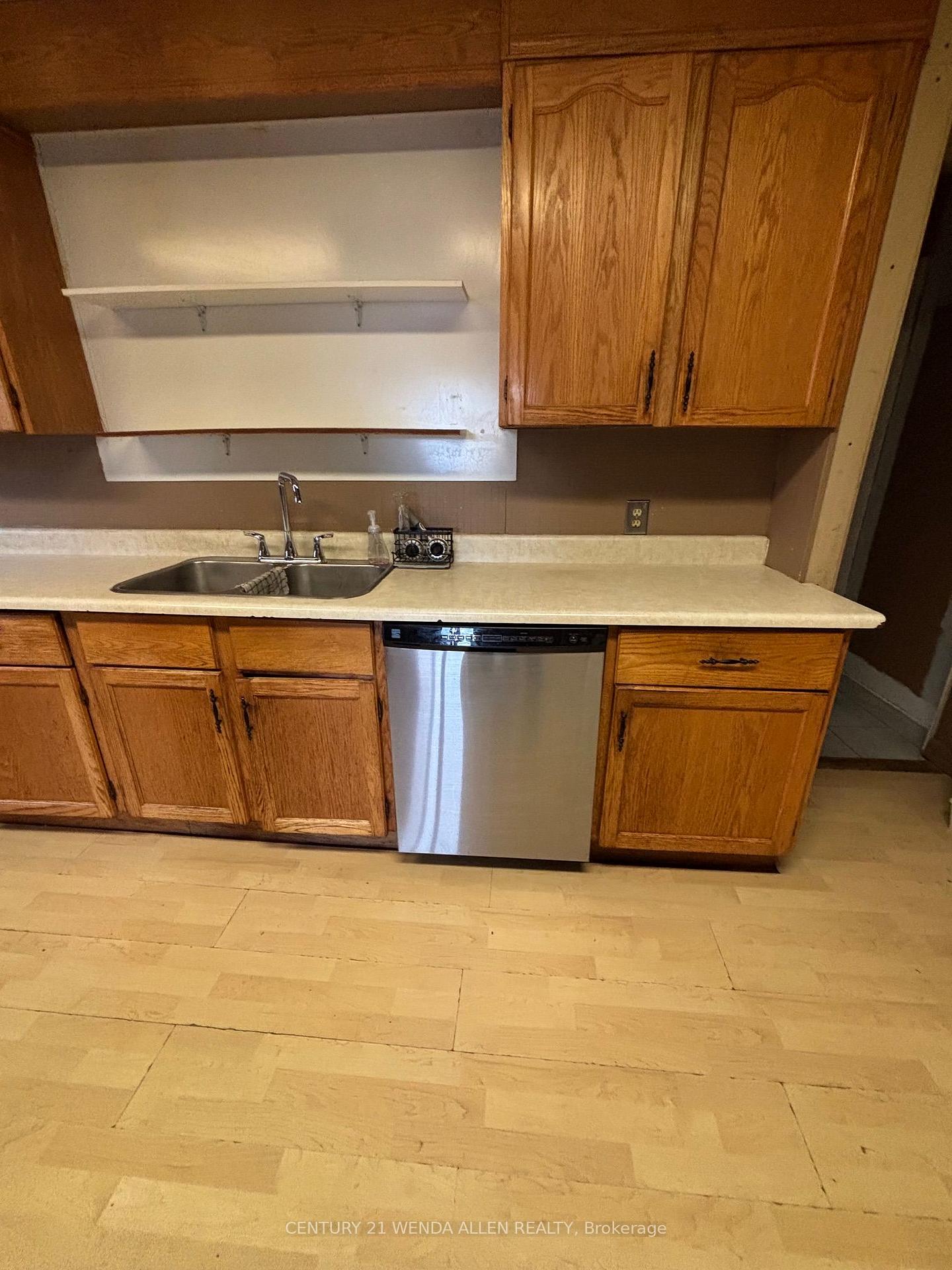 Photo 8 of 756 Cedar Street, North Bay, Central — HOMEH