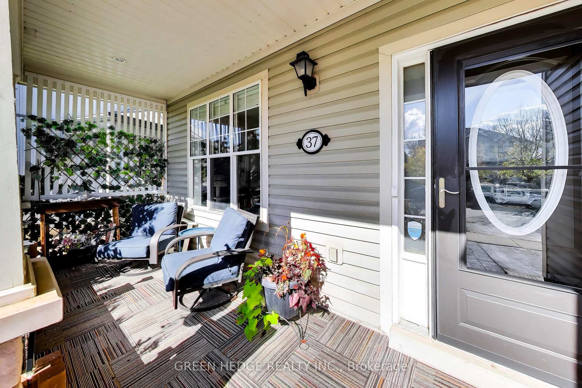 Photo 3 of 37 Hurst Street, Halton Hills, Acton — HOMEH