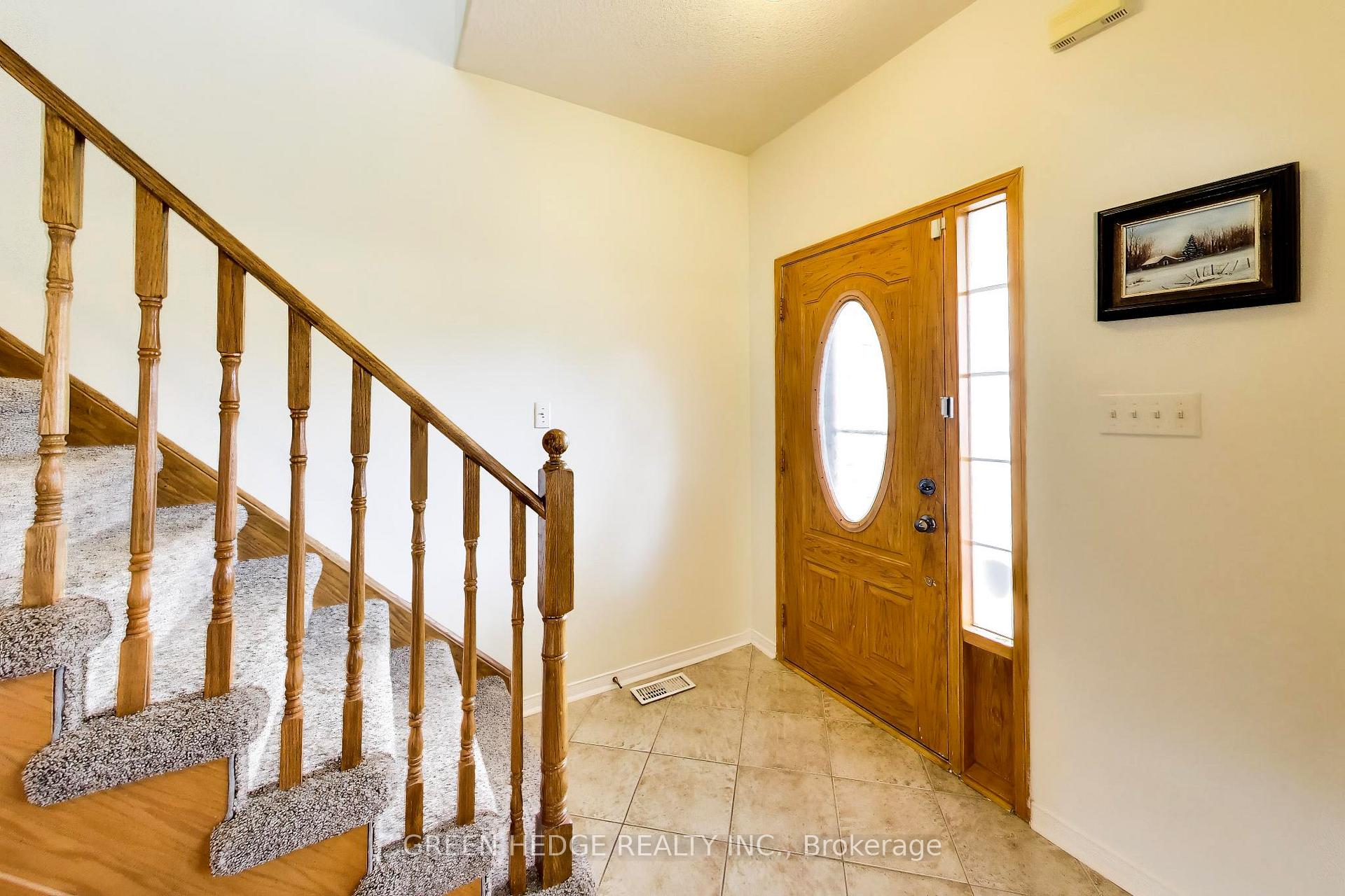 Photo 6 of 37 Hurst Street, Halton Hills, Acton — HOMEH
