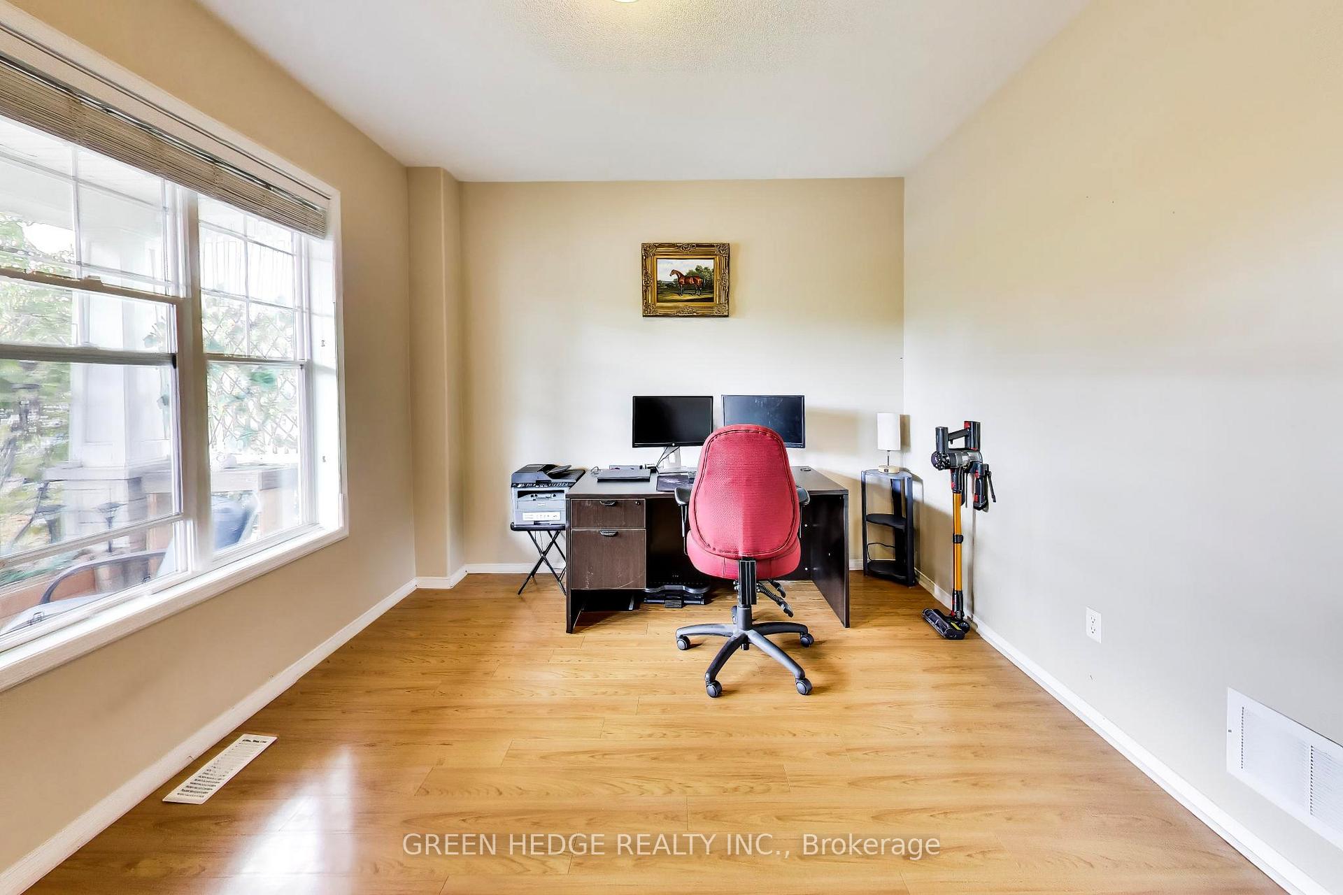 Photo 7 of 37 Hurst Street, Halton Hills, Acton — HOMEH