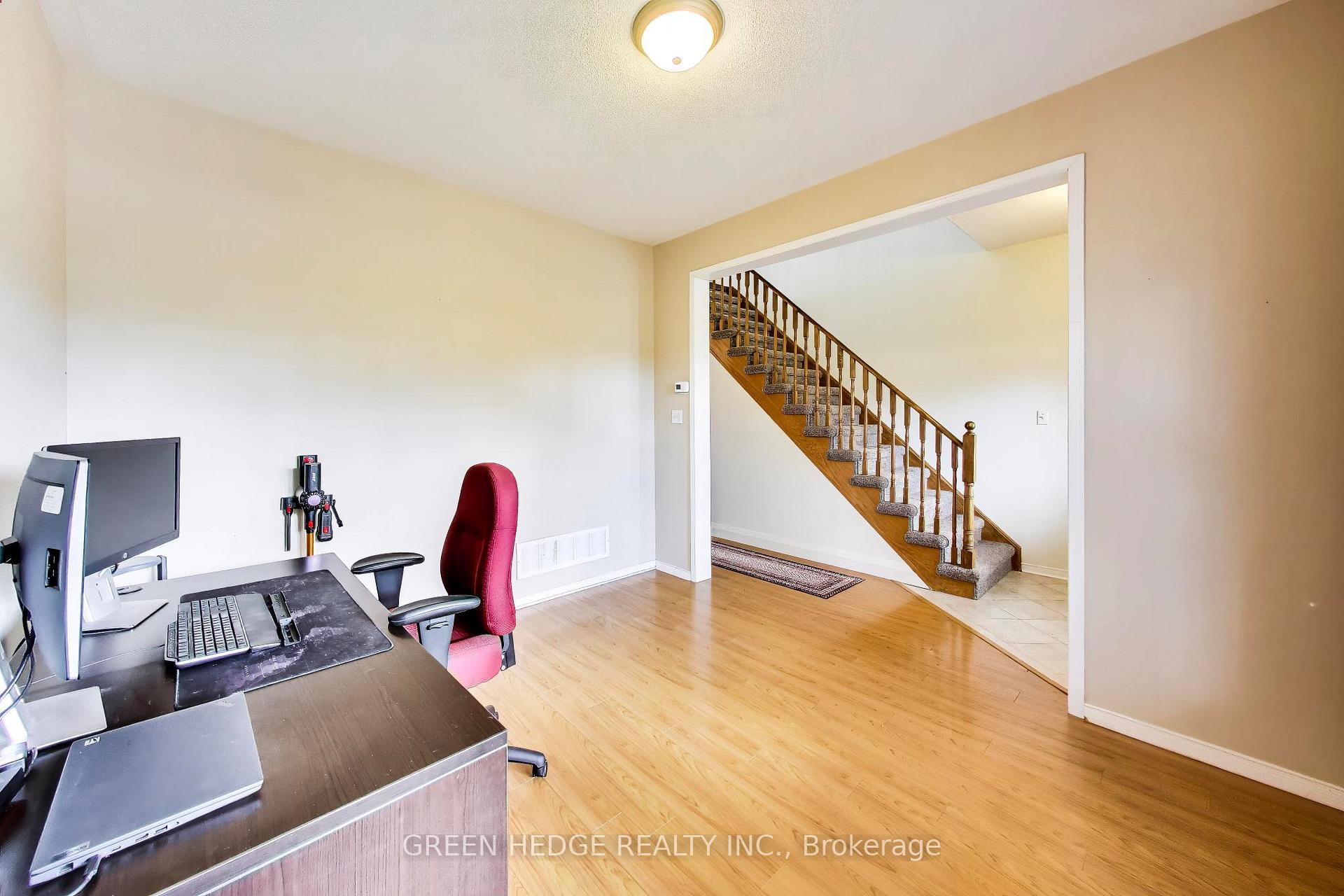 Photo 9 of 37 Hurst Street, Halton Hills, Acton — HOMEH