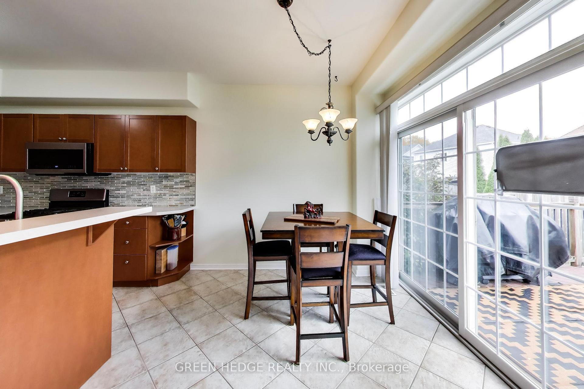 Photo 10 of 37 Hurst Street, Halton Hills, Acton — HOMEH