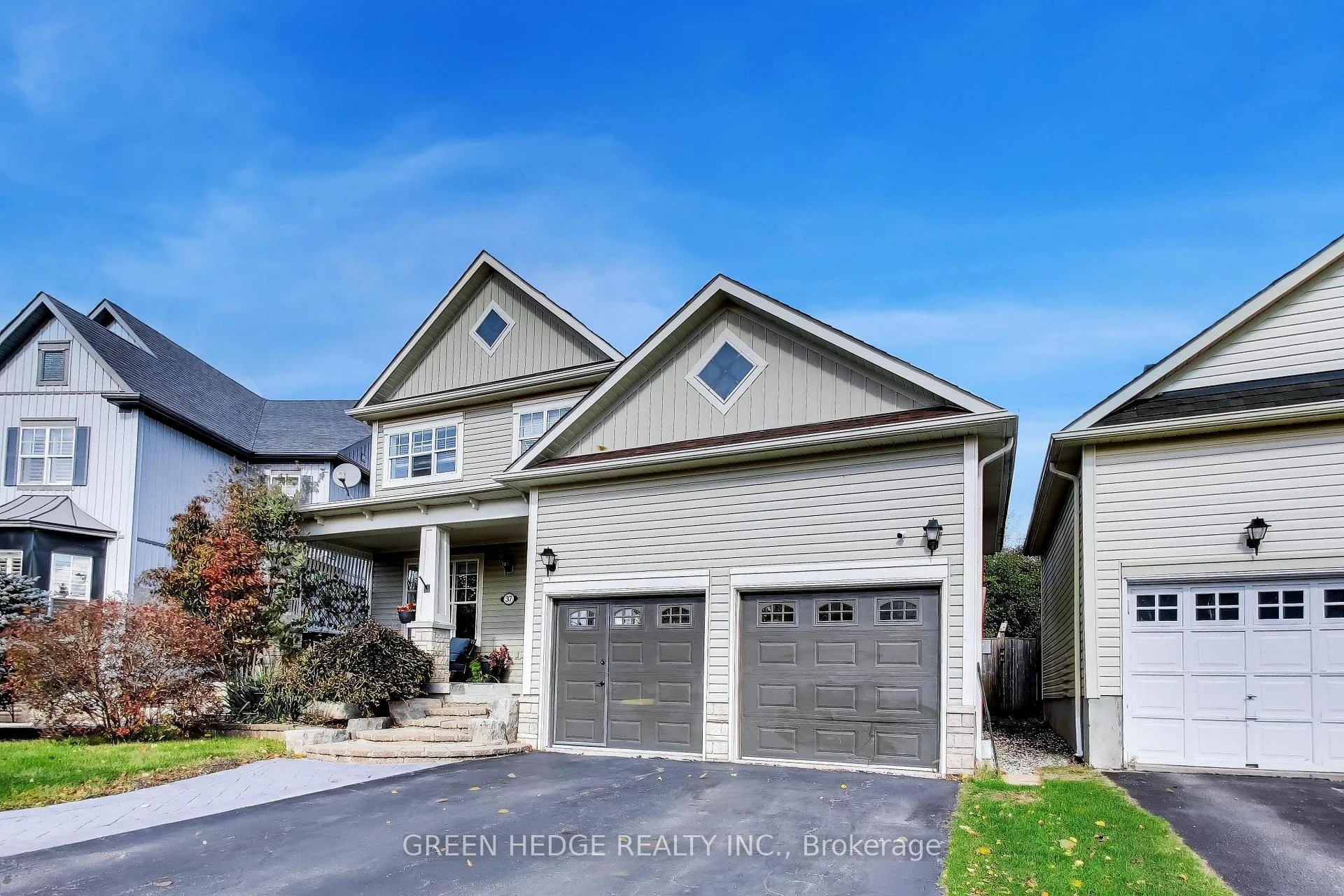 Photo 4 of 37 Hurst Street, Halton Hills, Acton — HOMEH