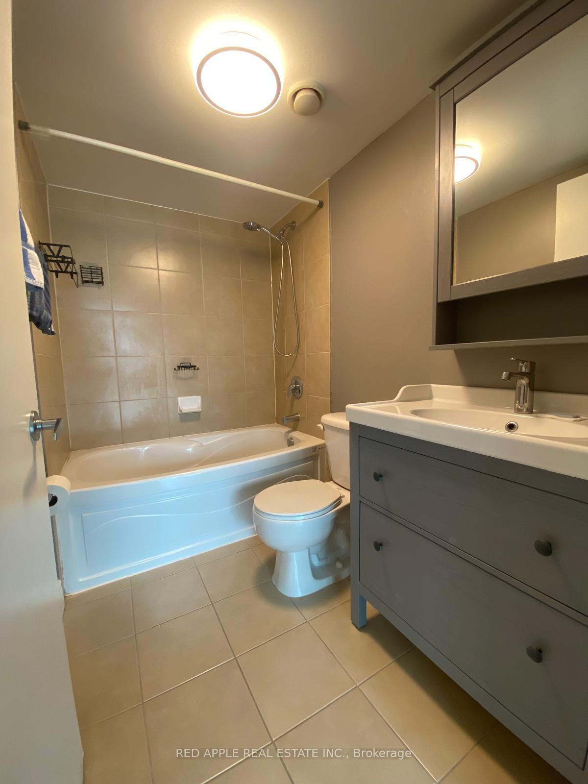 Photo 8 of Unit 1903, 397 Front Street, Toronto, Waterfront Communities — HOMEH
