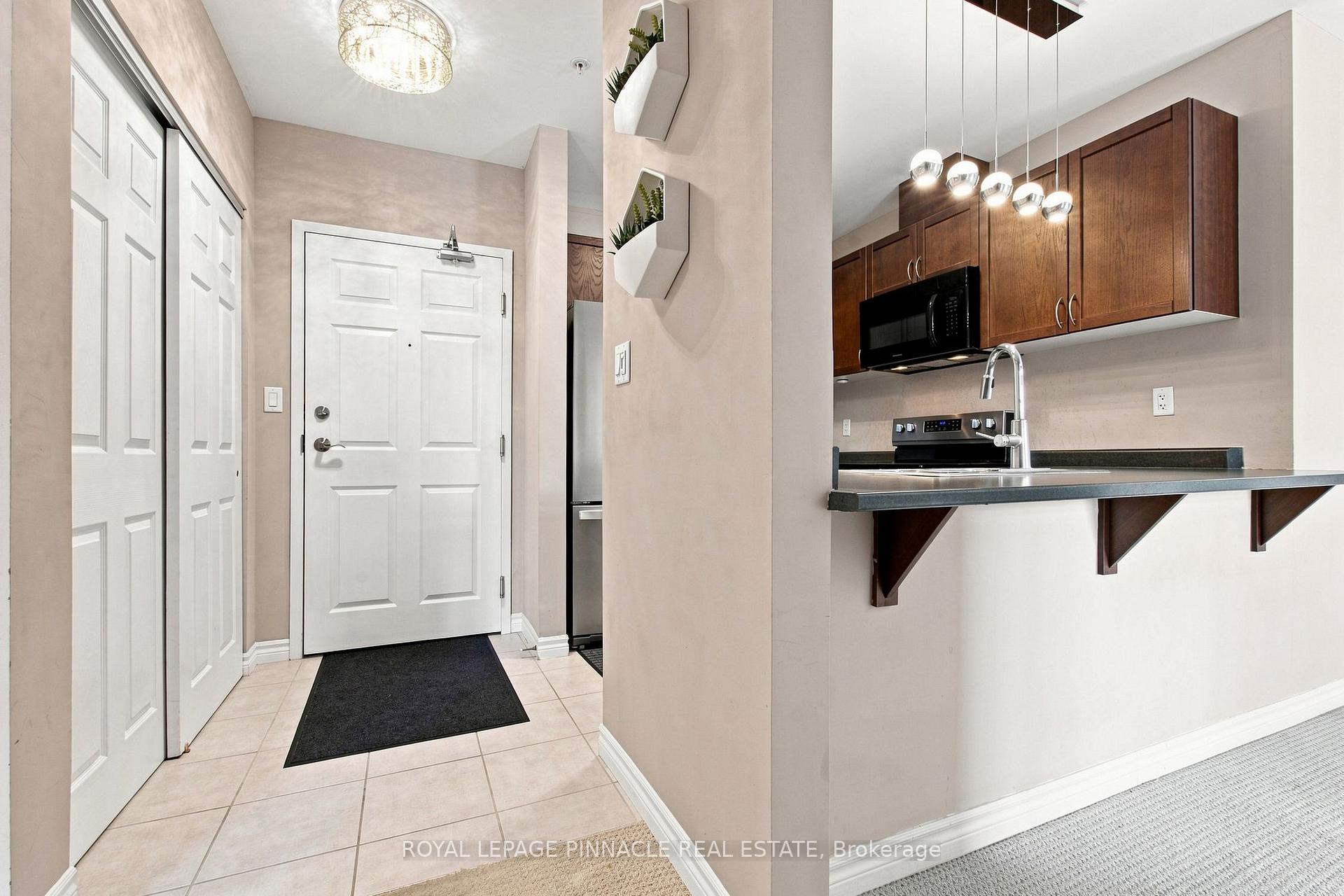 Photo 5 of Unit 201, 2 Colonial Drive, Guelph, Pineridge/Westminster Woods — HOMEH