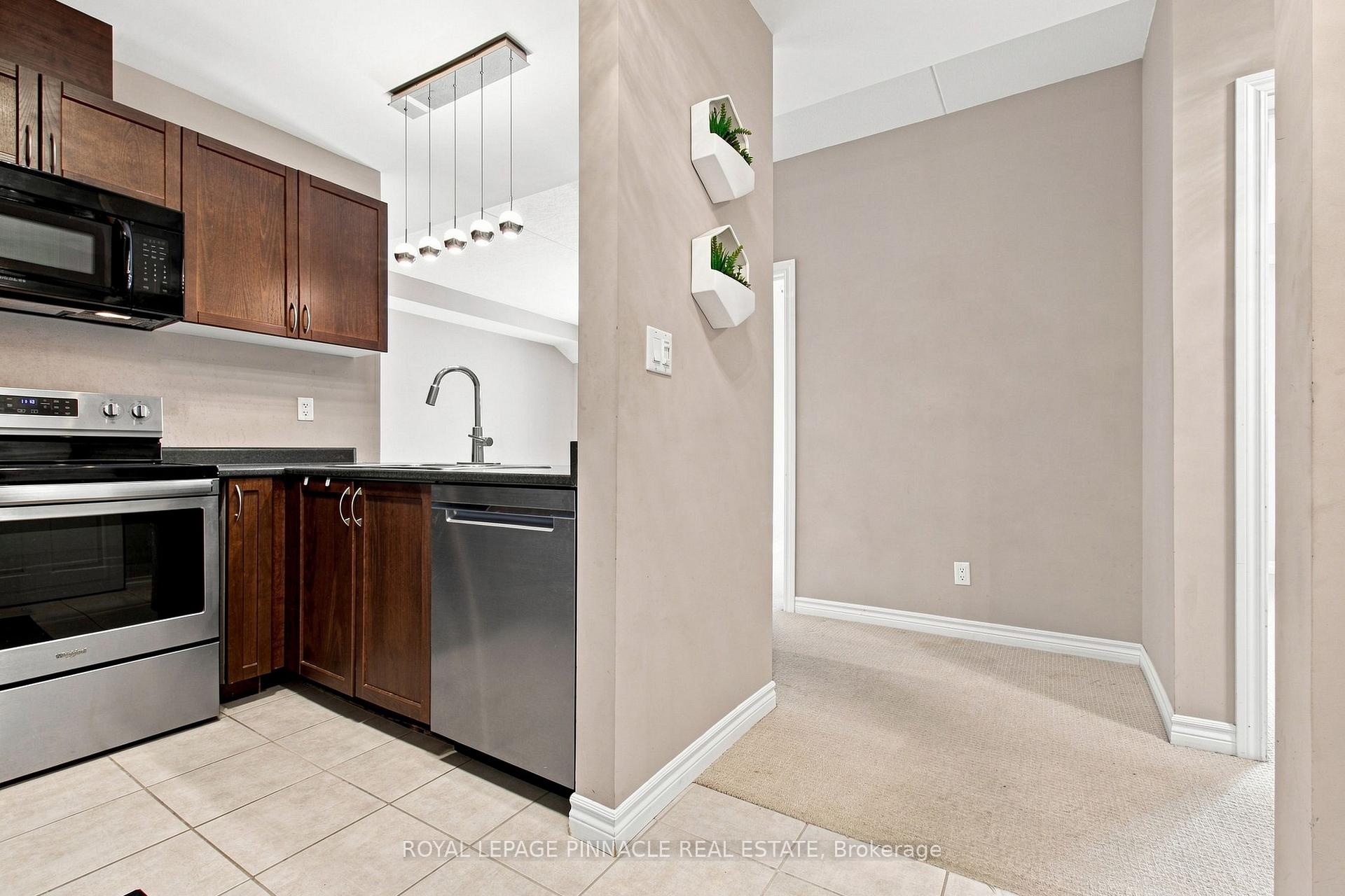 Photo 7 of Unit 201, 2 Colonial Drive, Guelph, Pineridge/Westminster Woods — HOMEH