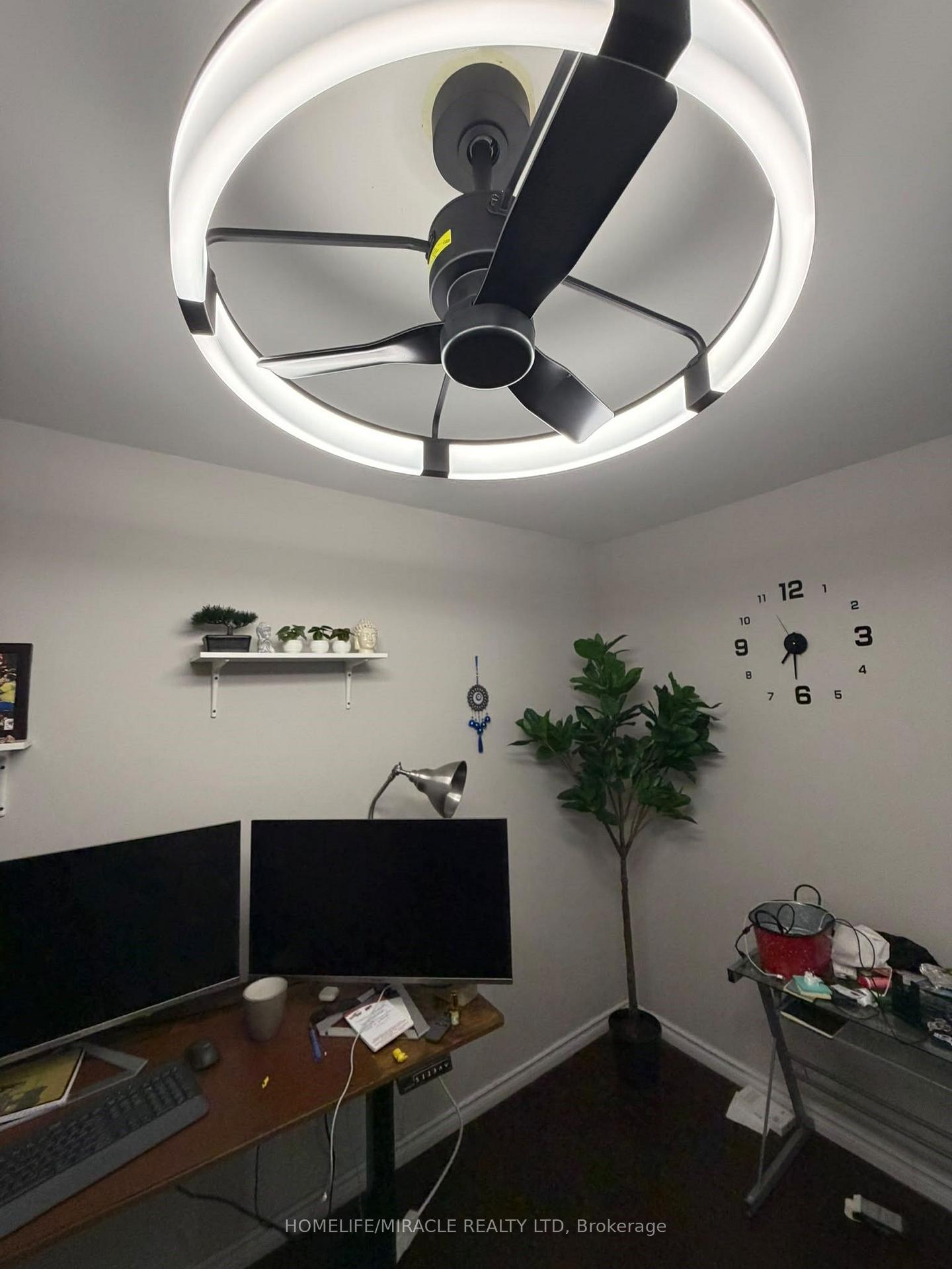Photo 6 of 25 Four Leaf Drive, Etobicoke, West Humber-Clairville — HOMEH