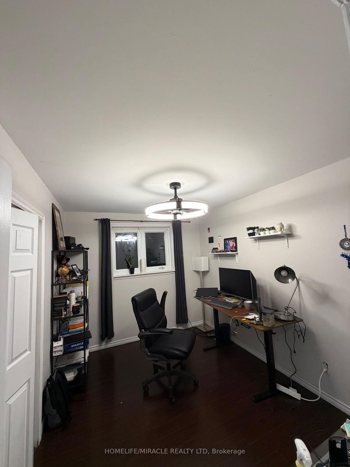 Photo 7 of 25 Four Leaf Drive, Etobicoke, West Humber-Clairville — HOMEH