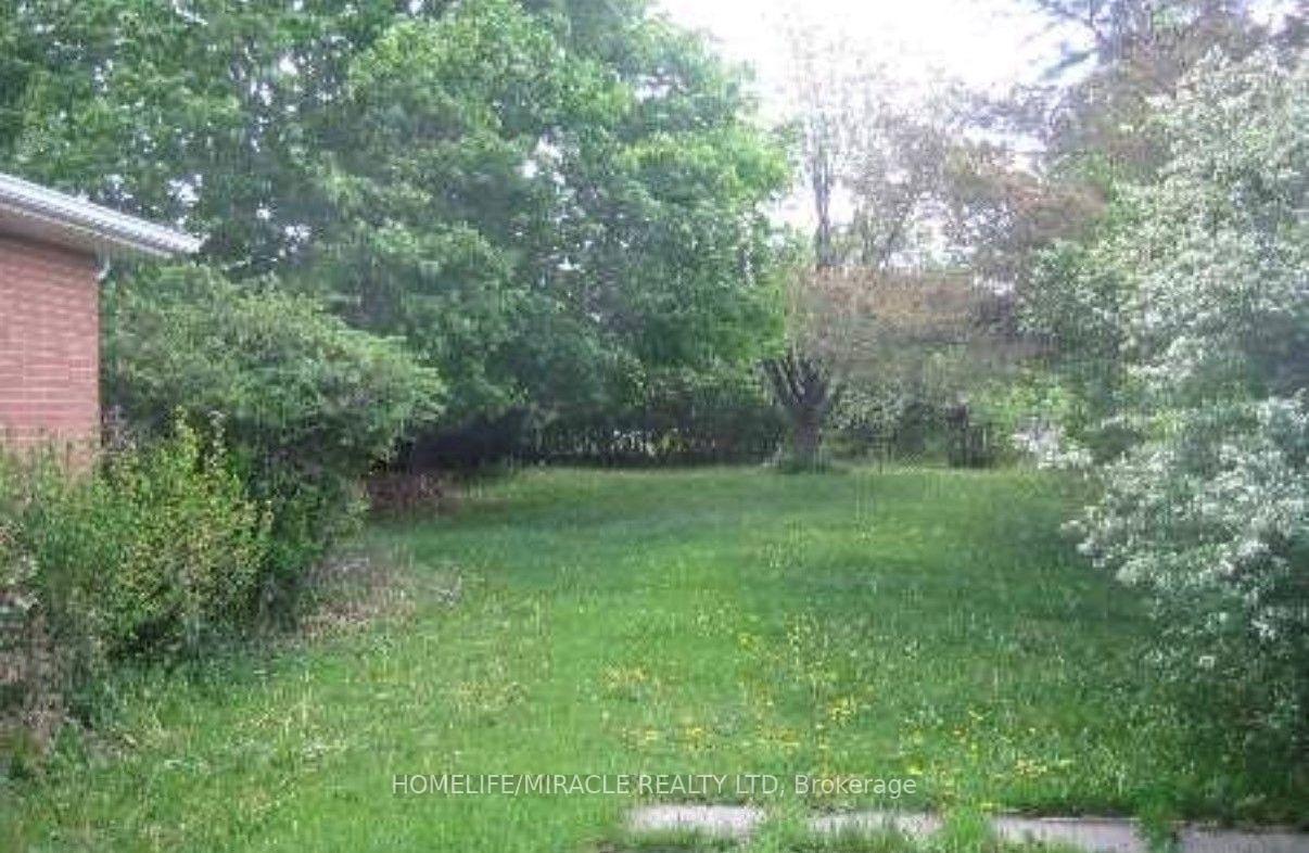 Photo 14 of 25 Four Leaf Drive, Etobicoke, West Humber-Clairville — HOMEH