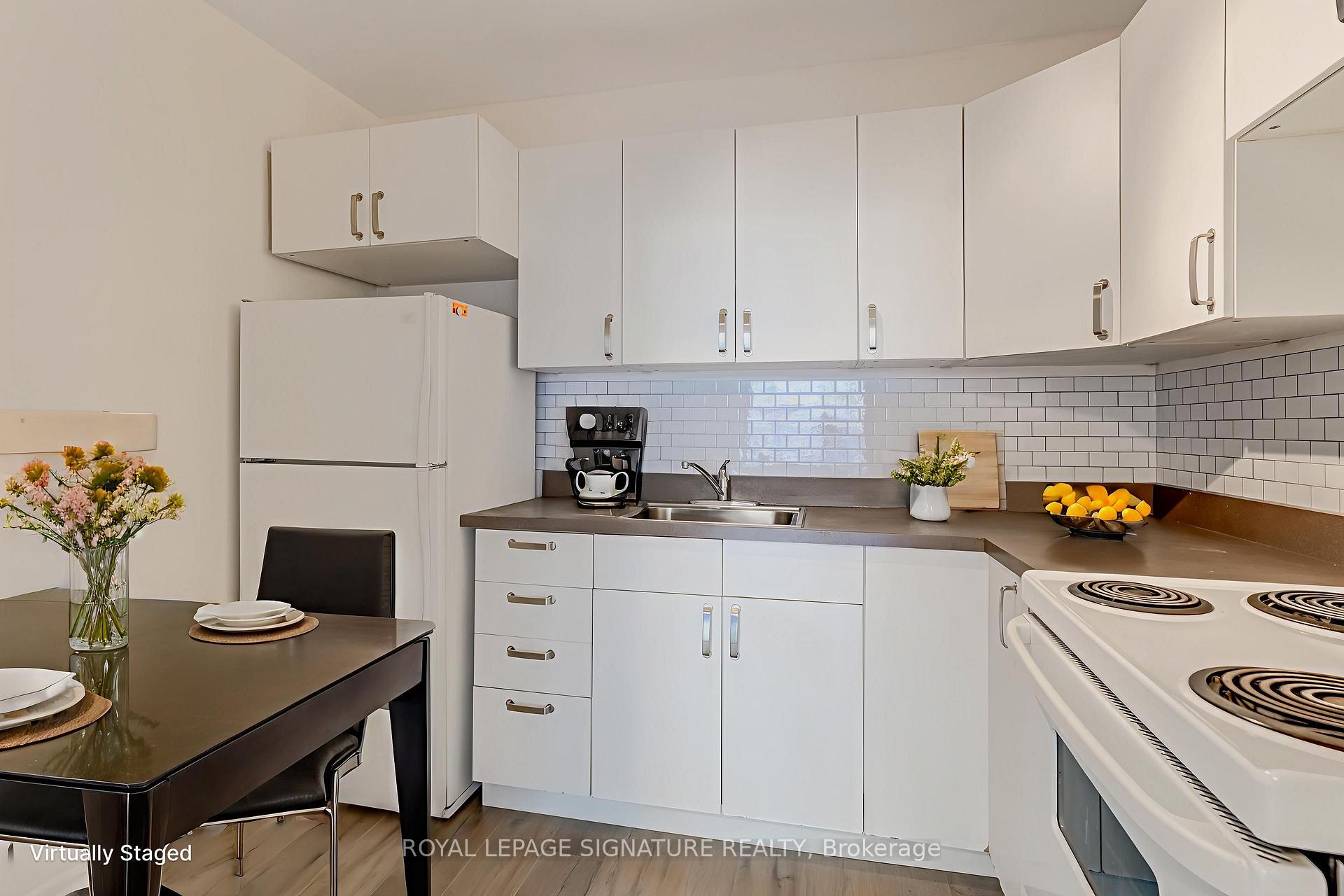 Photo 6 of Unit 401, 60 MontClair Avenue, Toronto, Forest Hill South — HOMEH
