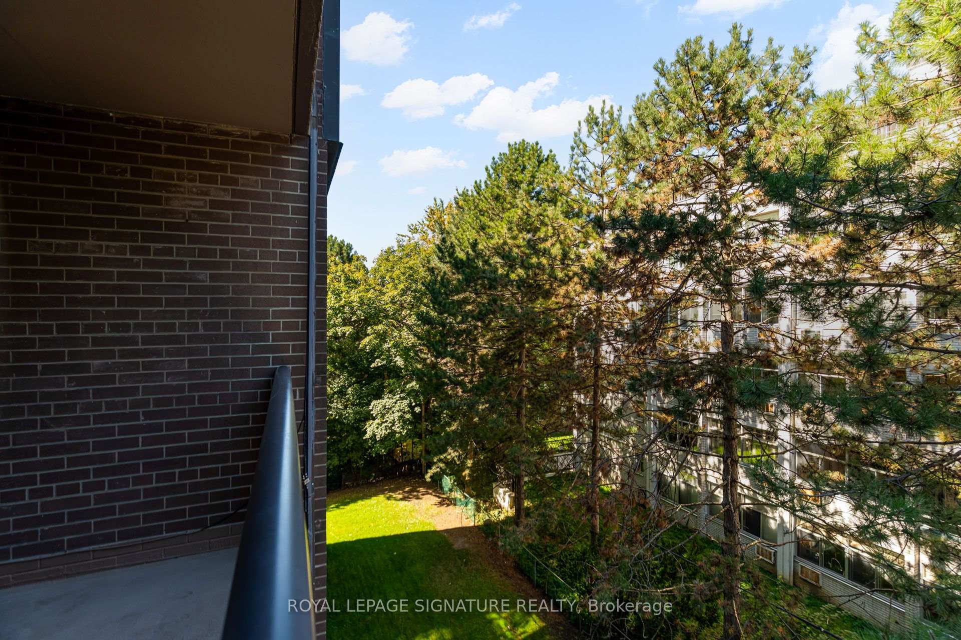 Photo 15 of Unit 401, 60 MontClair Avenue, Toronto, Forest Hill South — HOMEH