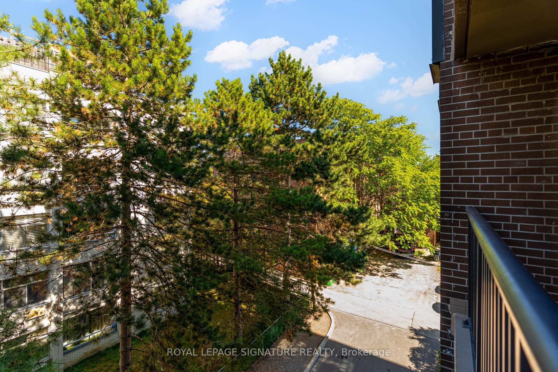 Photo 16 of Unit 401, 60 MontClair Avenue, Toronto, Forest Hill South — HOMEH