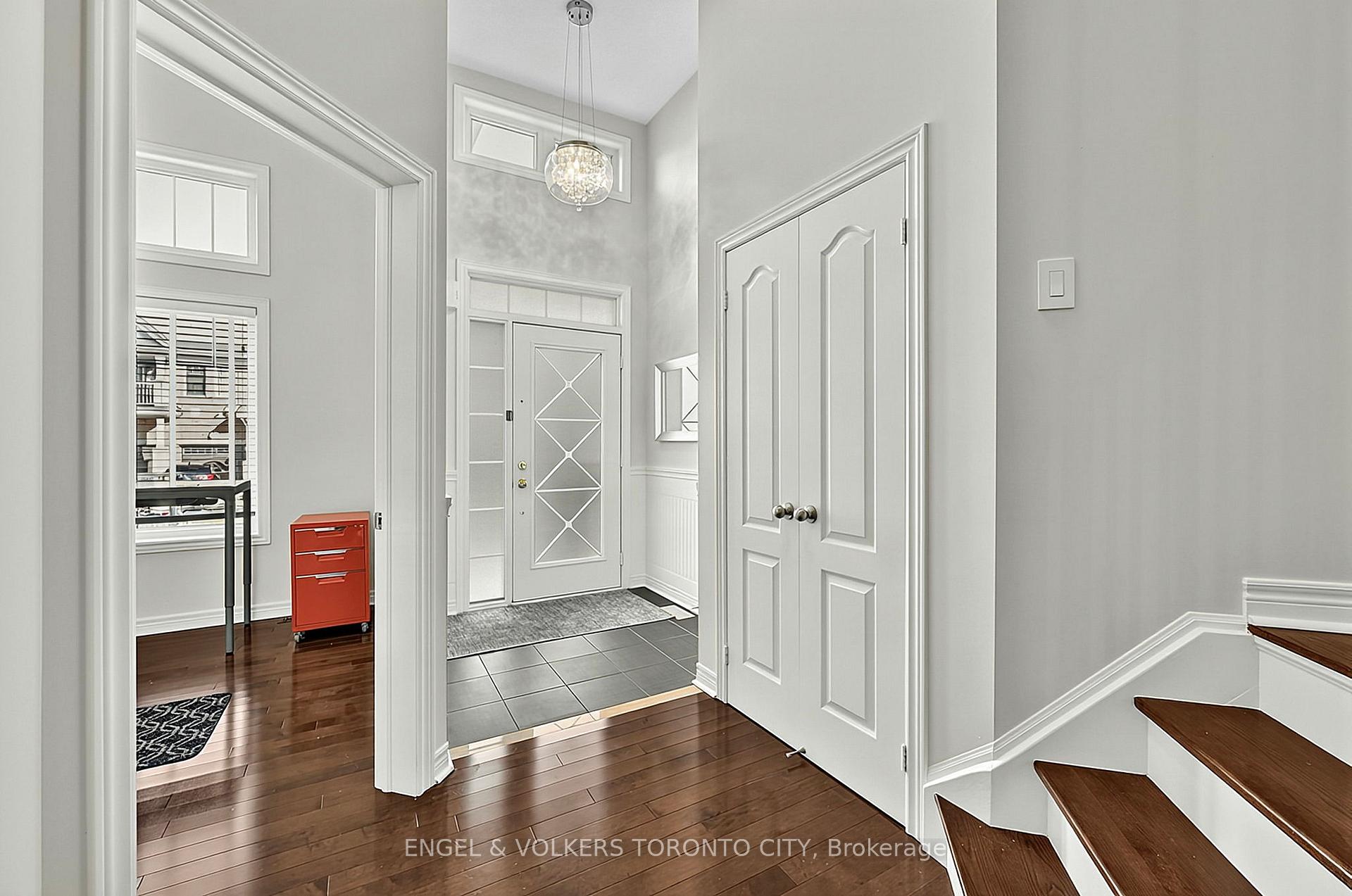 Photo 7 of 249 Sandale Road, Whitchurch-Stouffville, Stouffville — HOMEH
